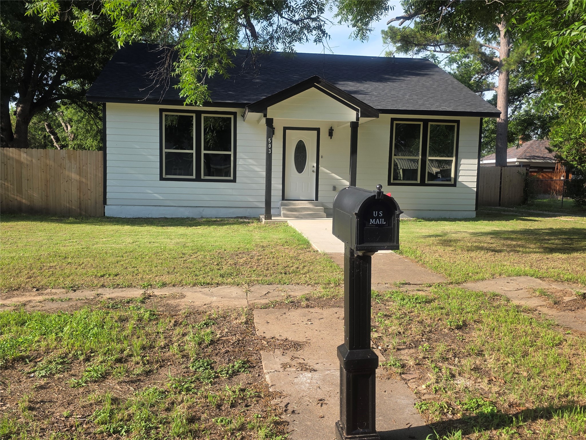 503 W Elm Street Olney TX 76374
