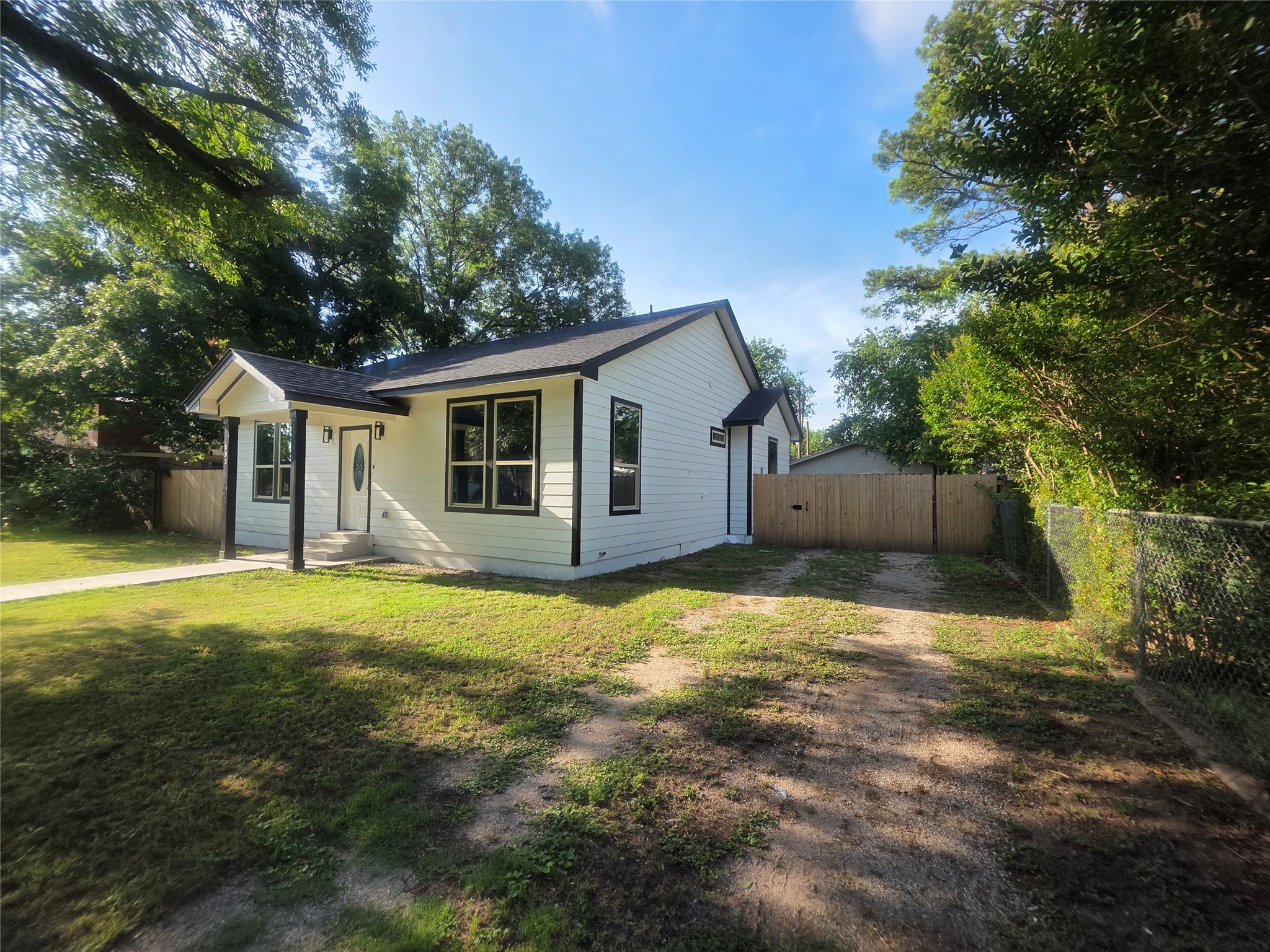 503 W Elm Street Olney TX 76374