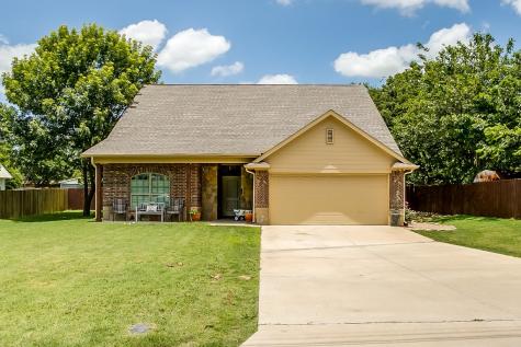204 W Patton Avenue Alvarado TX 76009