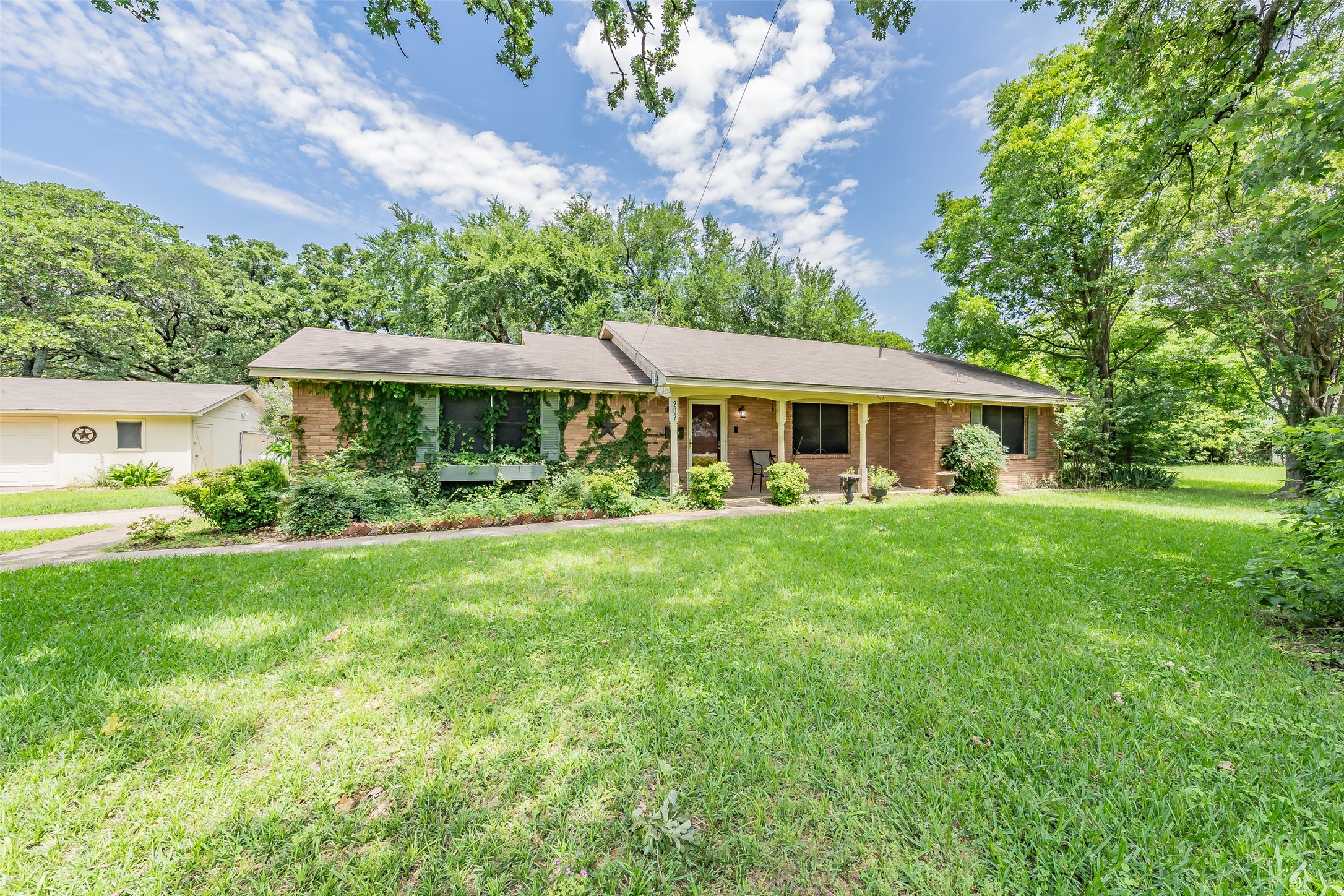 202 Mathis Street Seagoville TX 75159