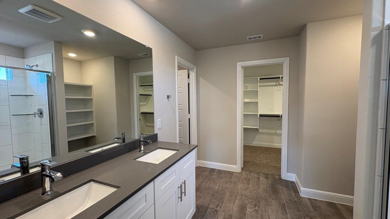 4213 Cornerstone Circle Granbury TX 76048