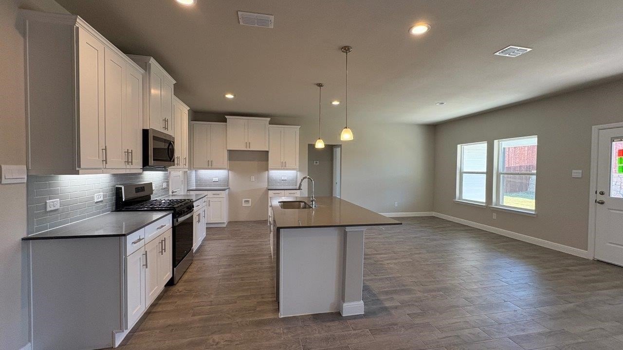 4213 Cornerstone Circle Granbury TX 76048