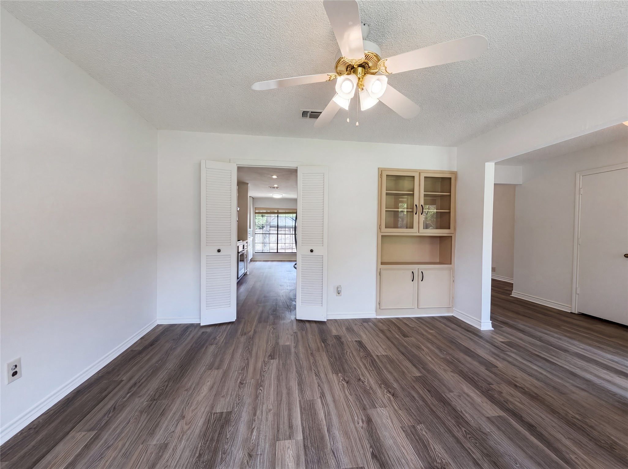 5719 Stage Line Drive Arlington TX 76017