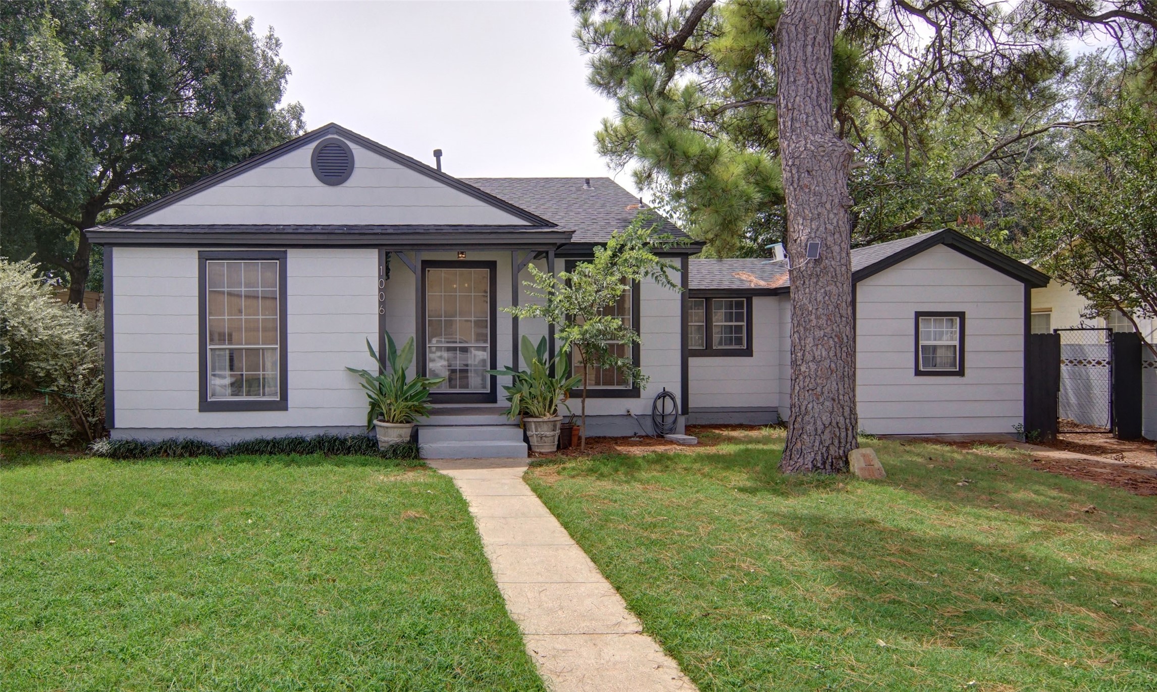 1006 Calaveras Street Graham TX 76450