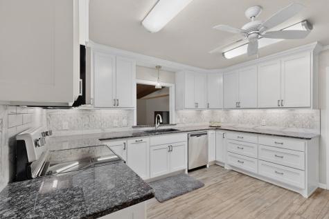 623 S Harbor Court Granbury TX 76048