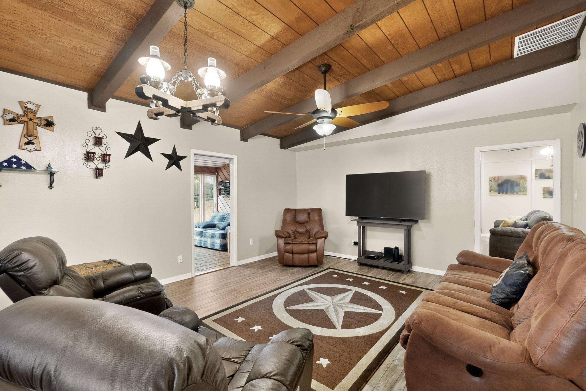623 S Harbor Court Granbury TX 76048