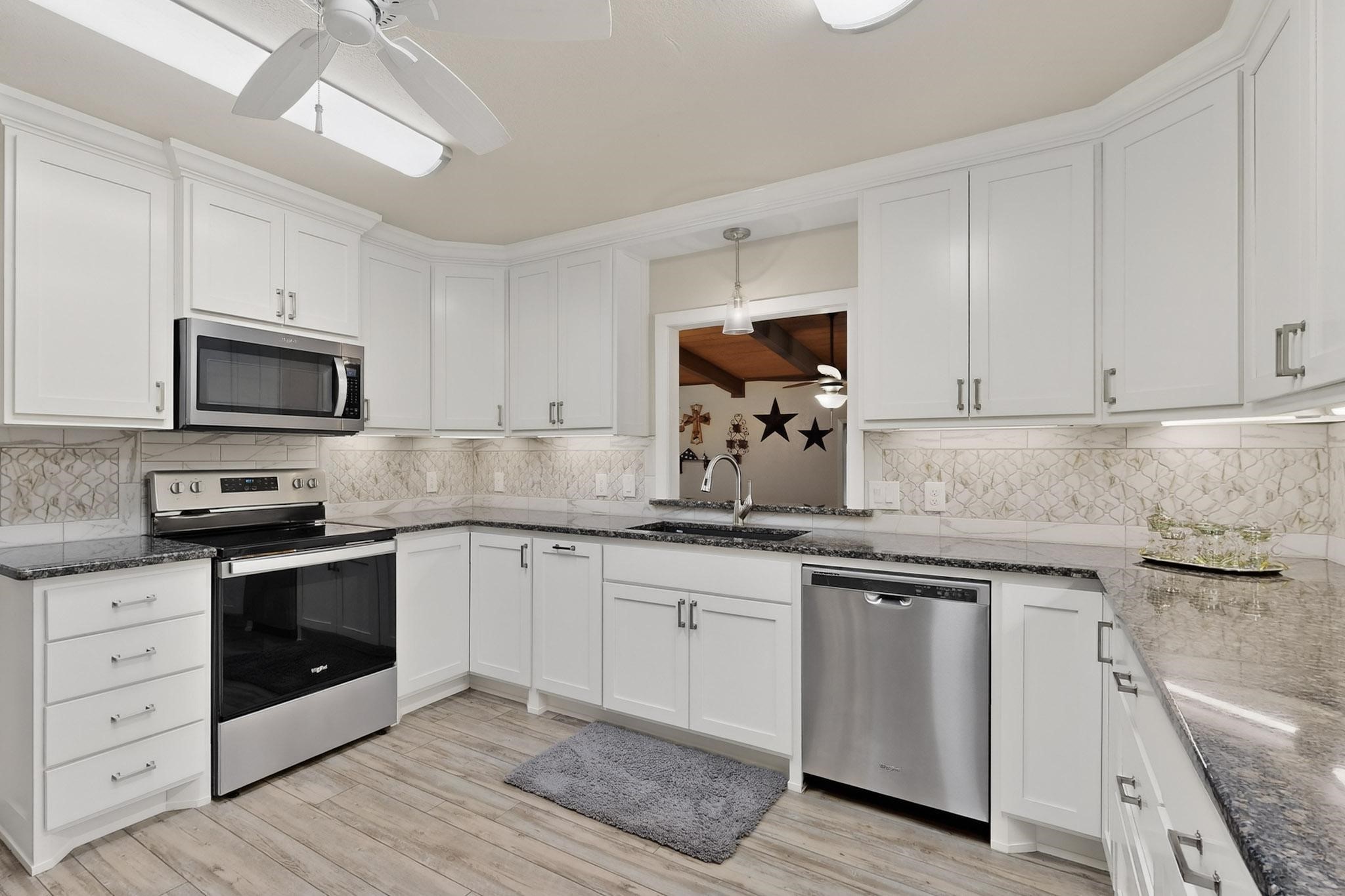 623 S Harbor Court Granbury TX 76048