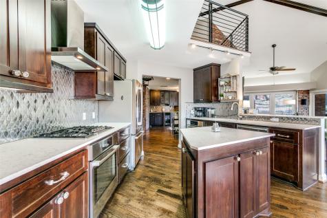 26 Horseshoe Drive Highland Village TX 75077
