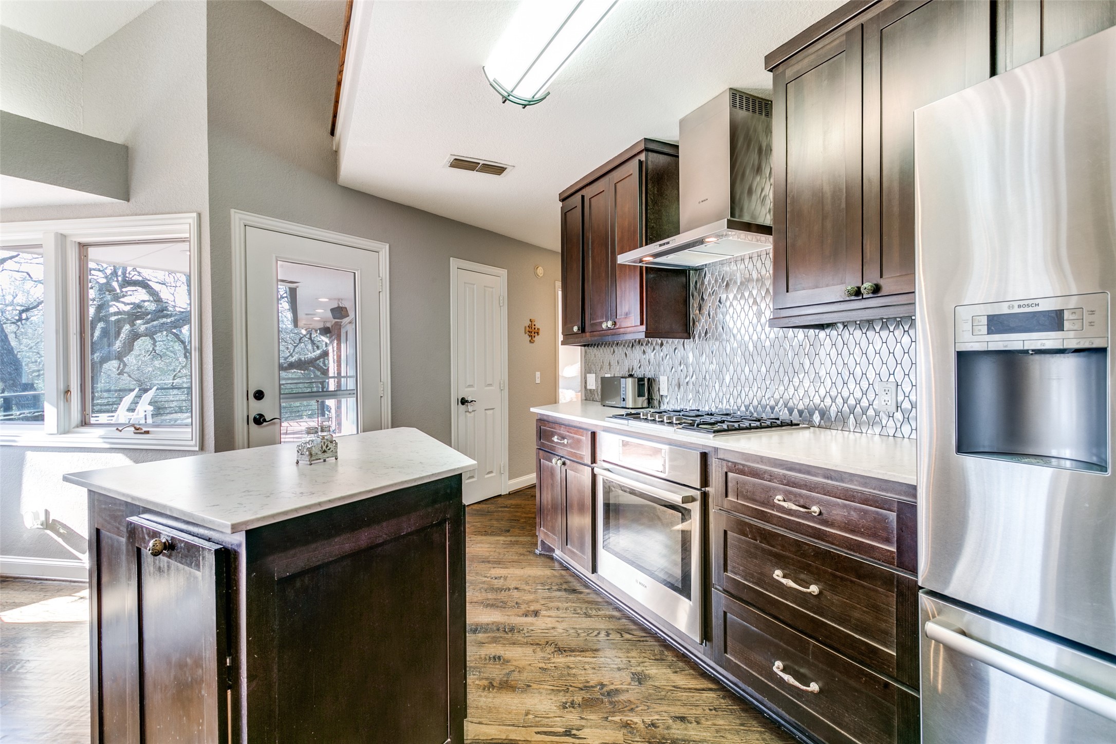 26 Horseshoe Drive Highland Village TX 75077