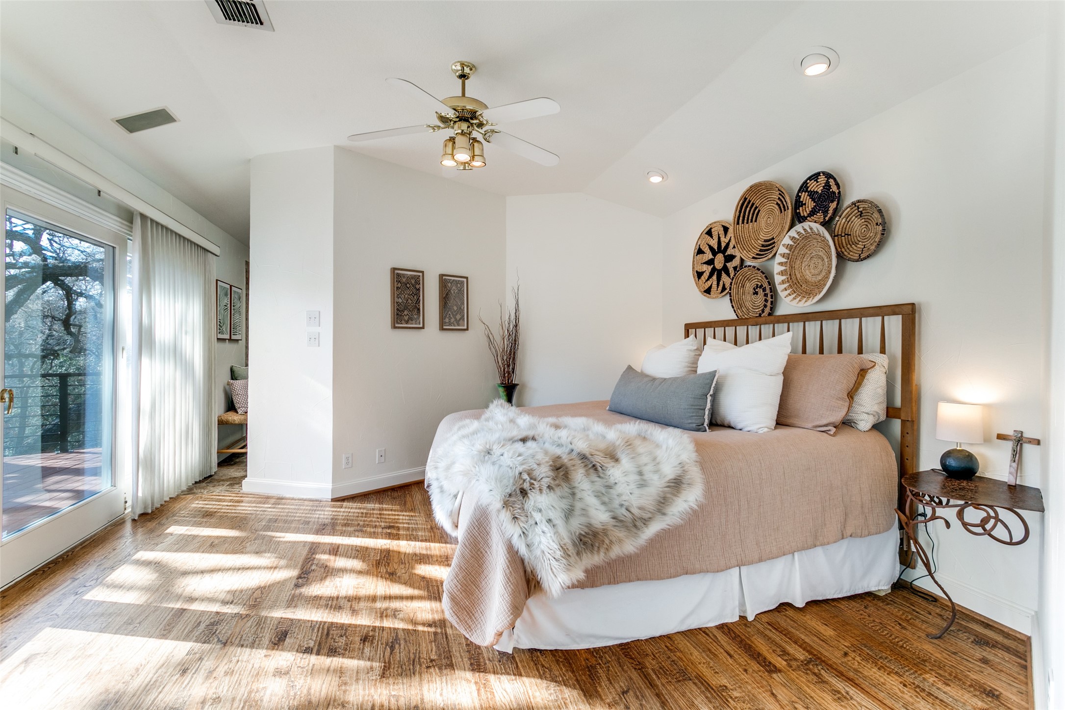 26 Horseshoe Drive Highland Village TX 75077