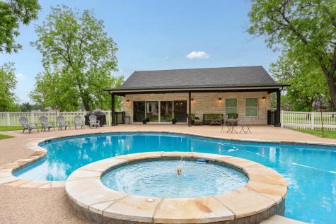 10008 Flight Plan Drive Granbury TX 76049
