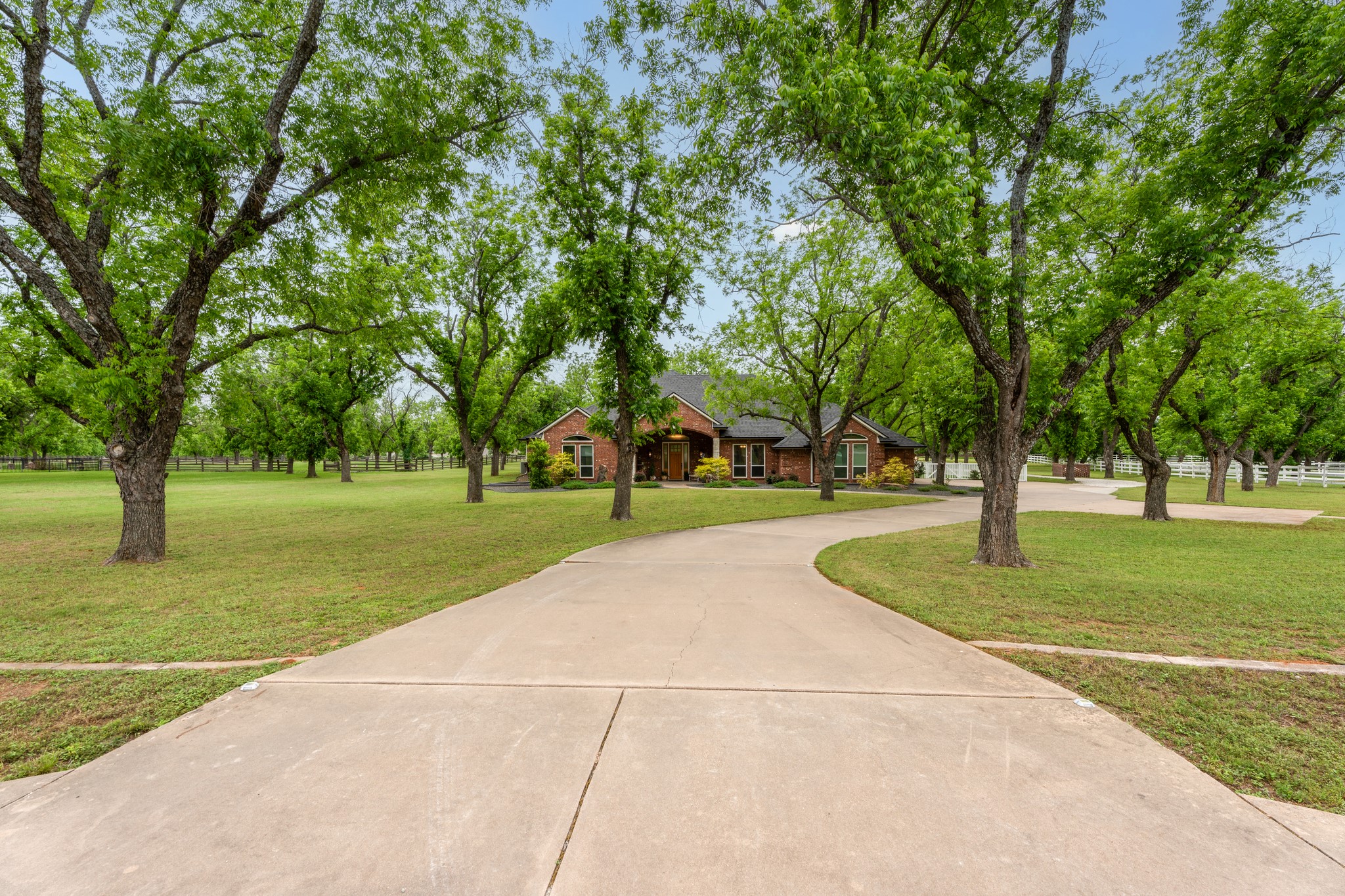 10008 Flight Plan Drive Granbury TX 76049