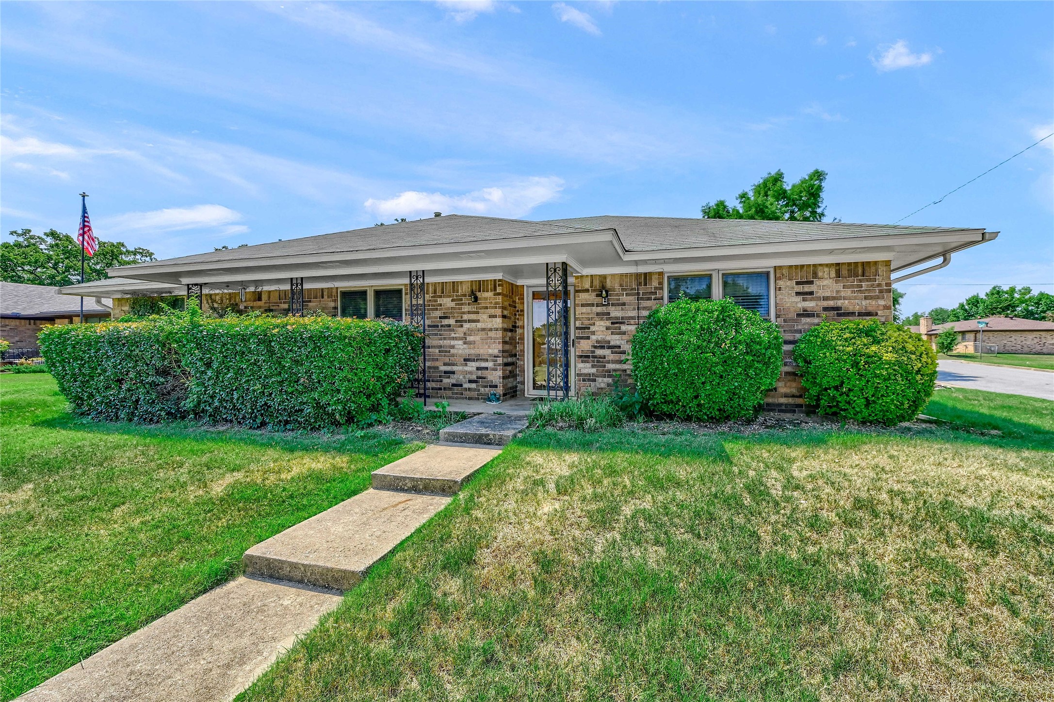 2712 Regal Drive Denison TX 75020