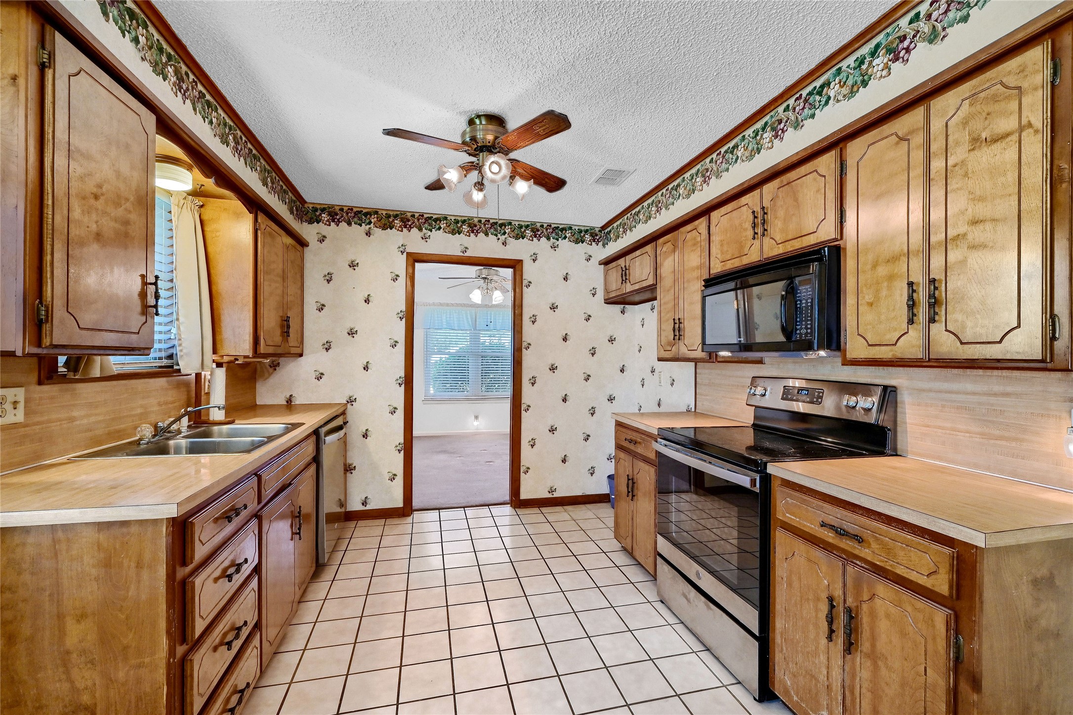 2712 Regal Drive Denison TX 75020
