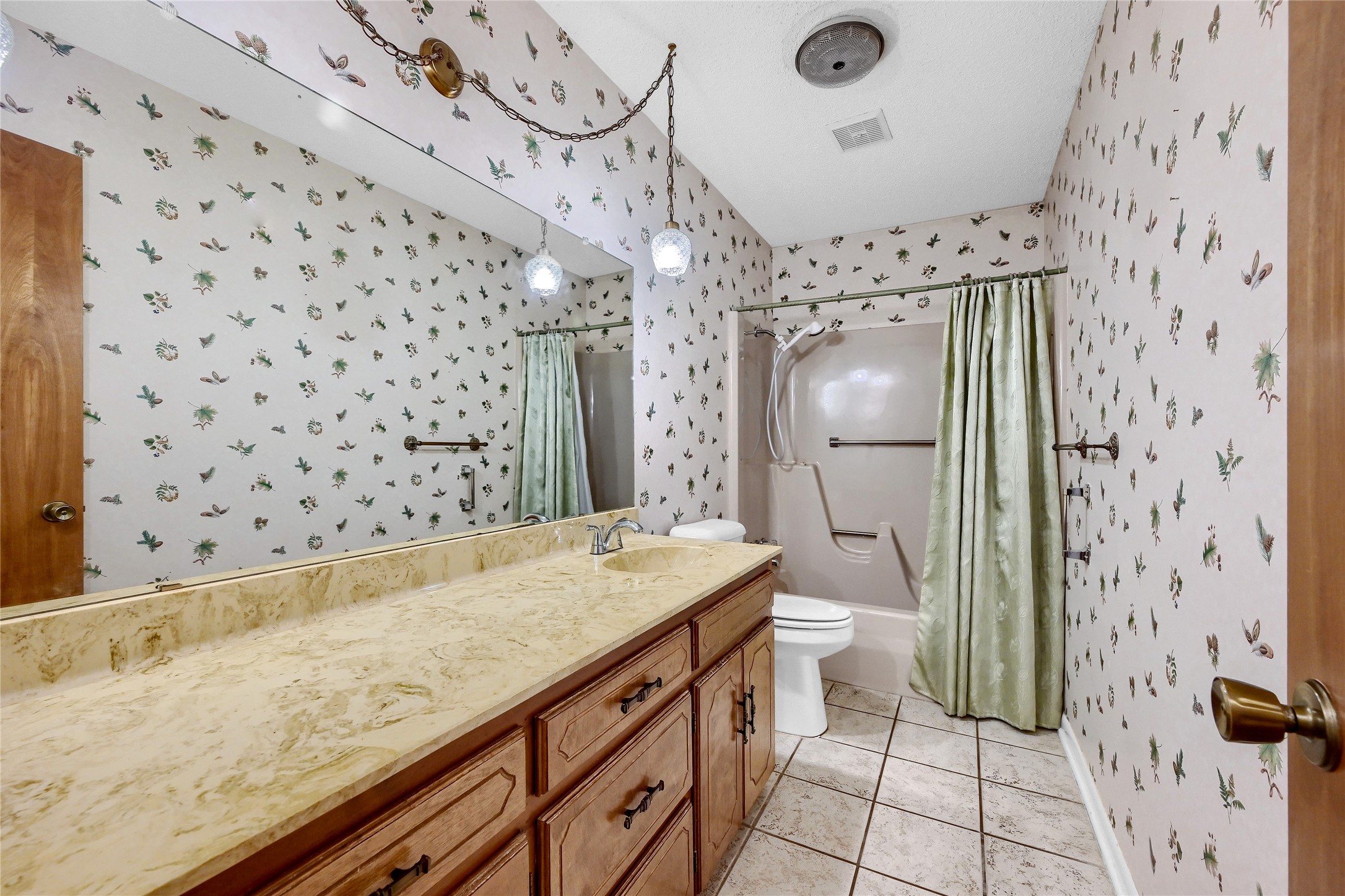 2712 Regal Drive Denison TX 75020