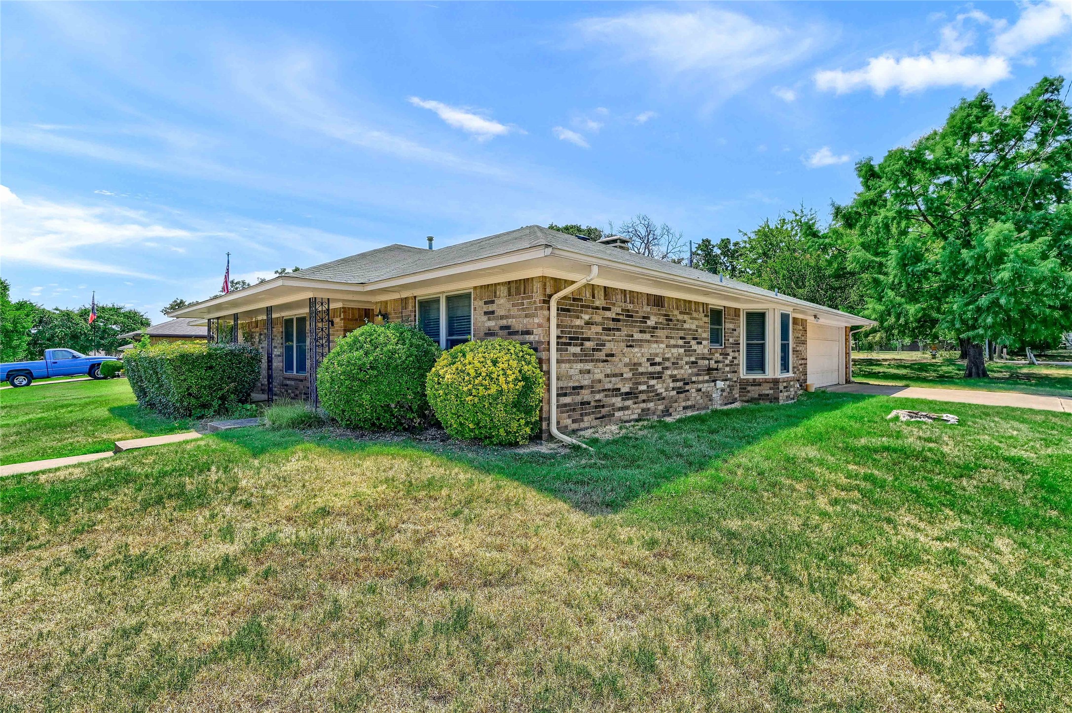 2712 Regal Drive Denison TX 75020