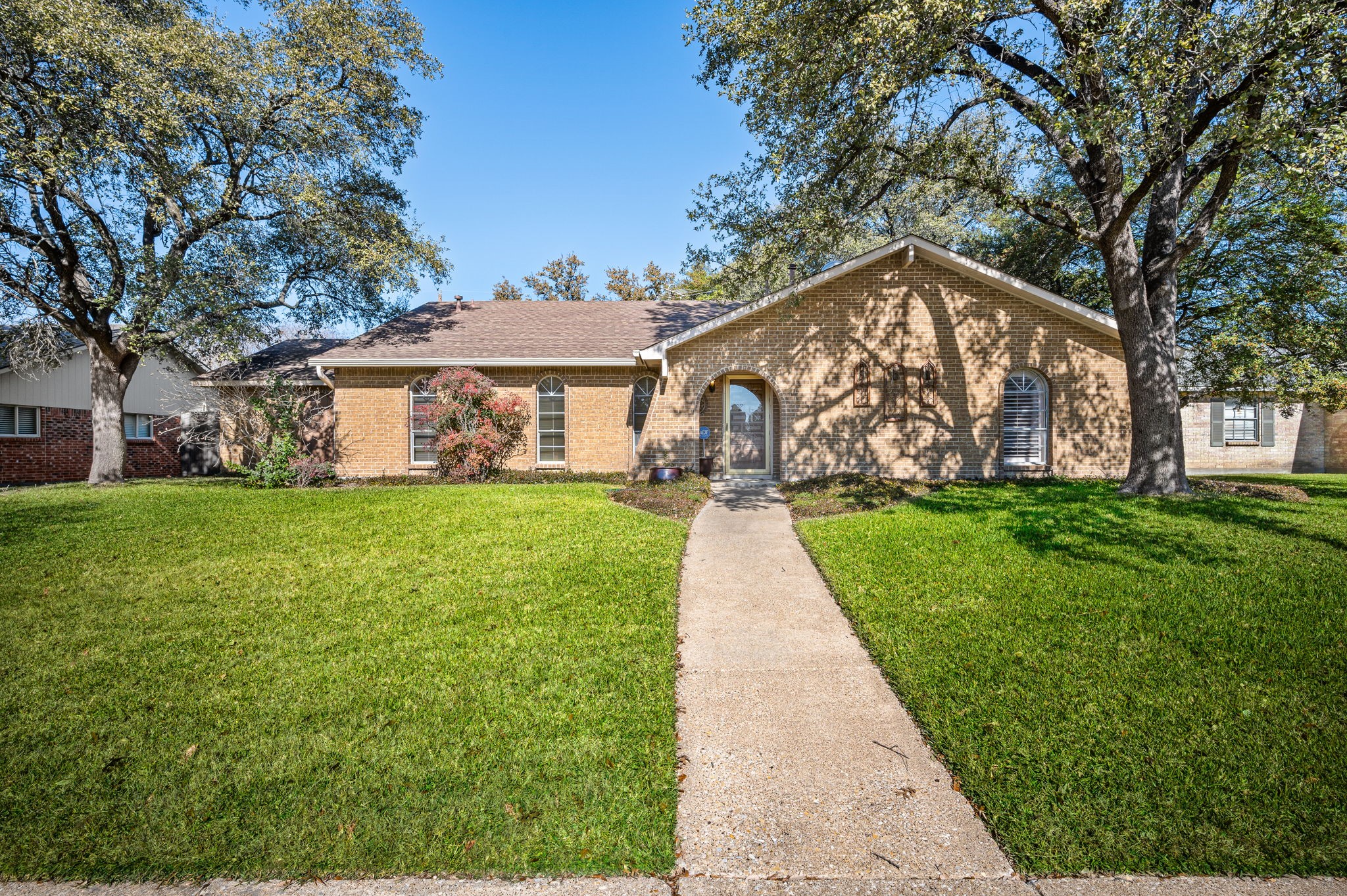 6655 Hillbriar Drive Dallas TX 75248