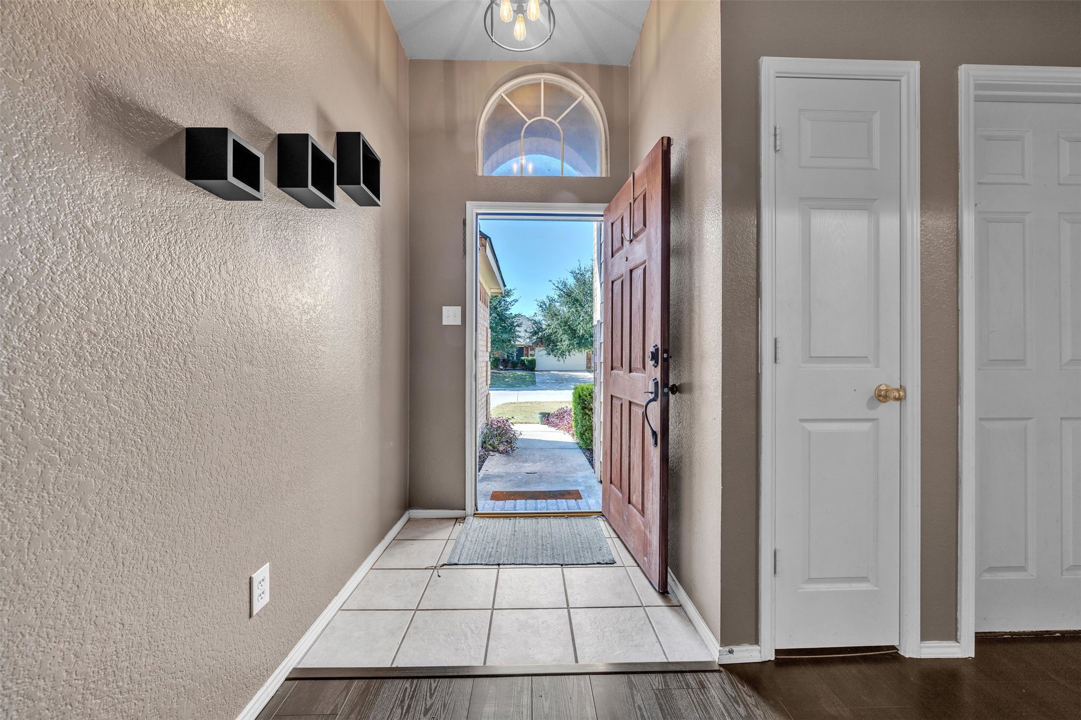 704 Dickerson Lane Mansfield TX 76063