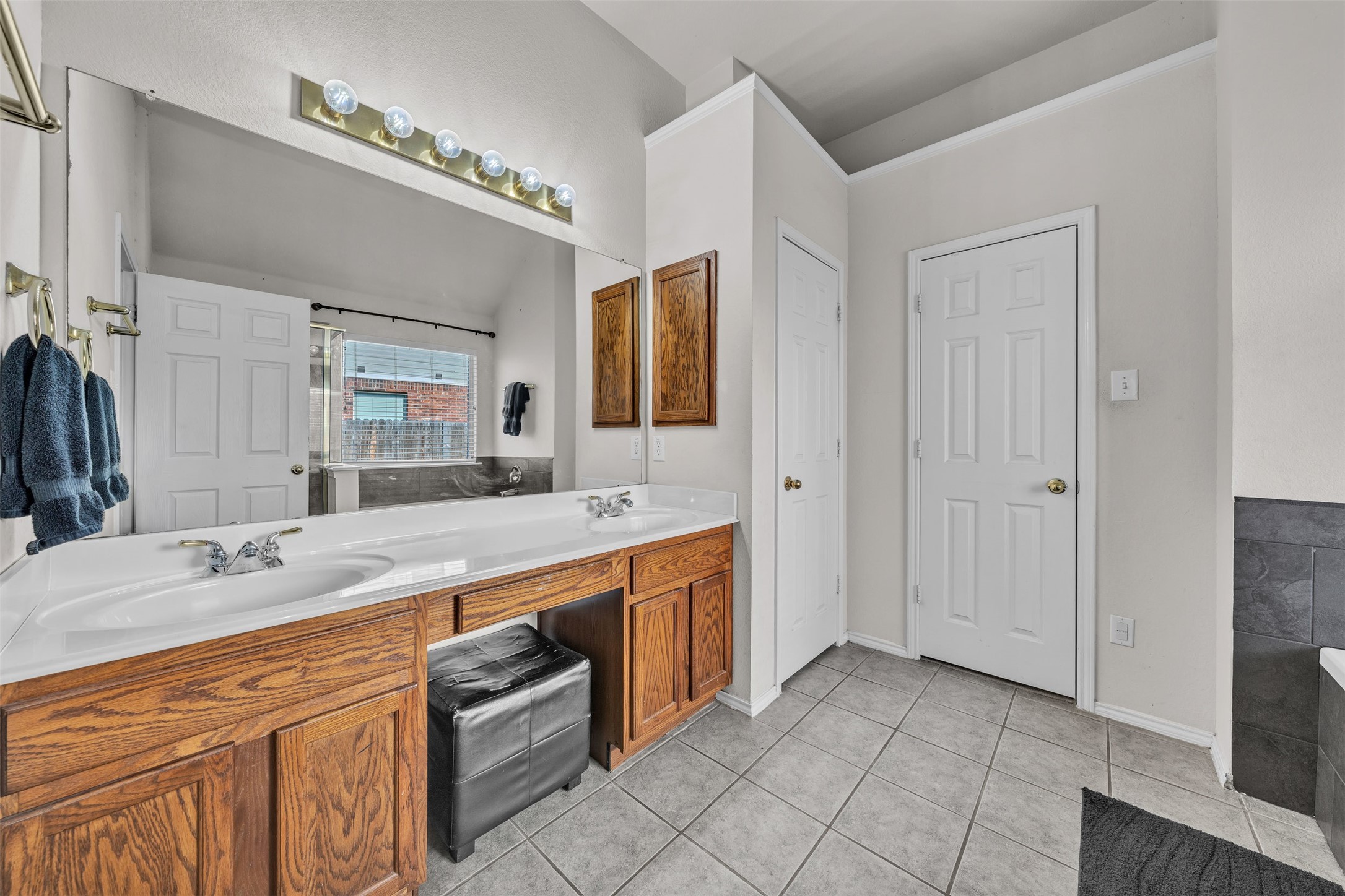 704 Dickerson Lane Mansfield TX 76063