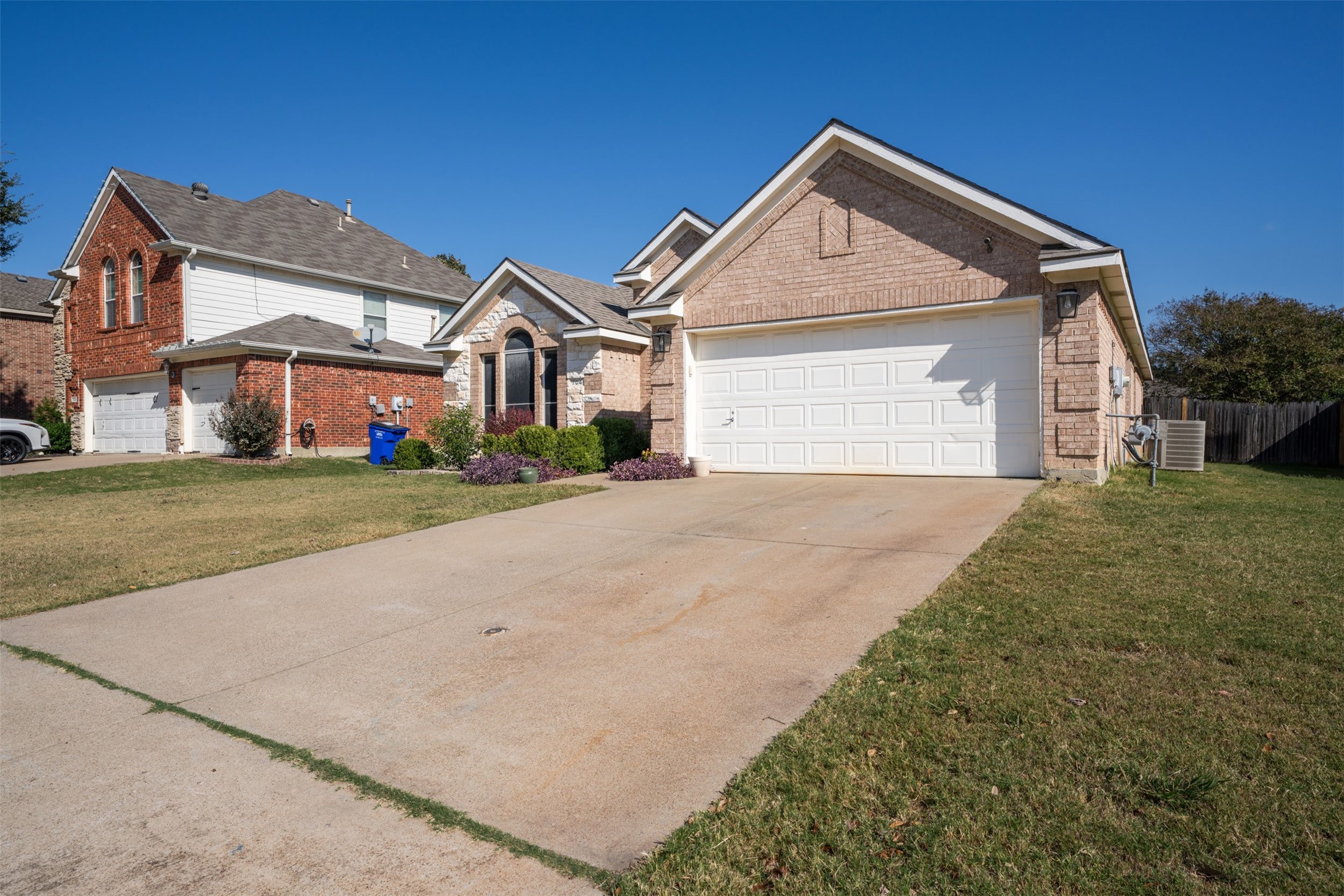 704 Dickerson Lane Mansfield TX 76063