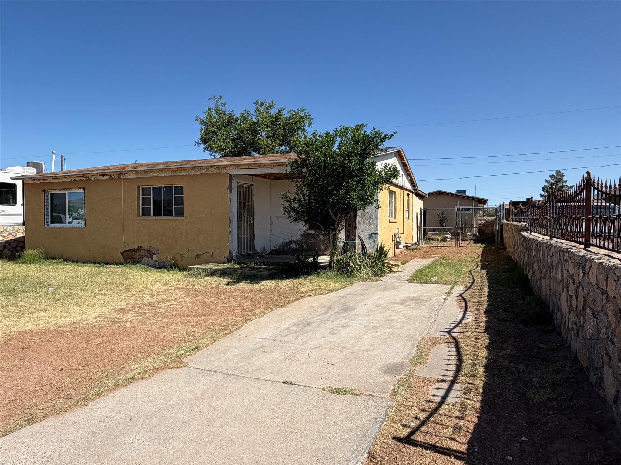 5633 Manila Drive El Paso TX 79924