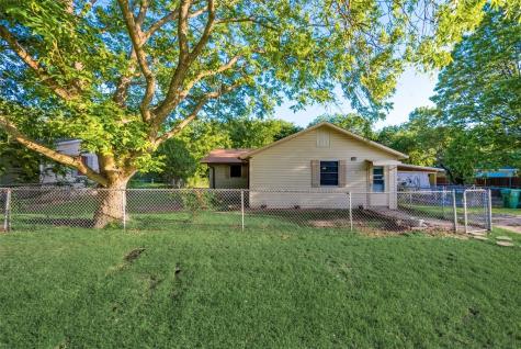 1102 Bell Street Arlington TX 76001