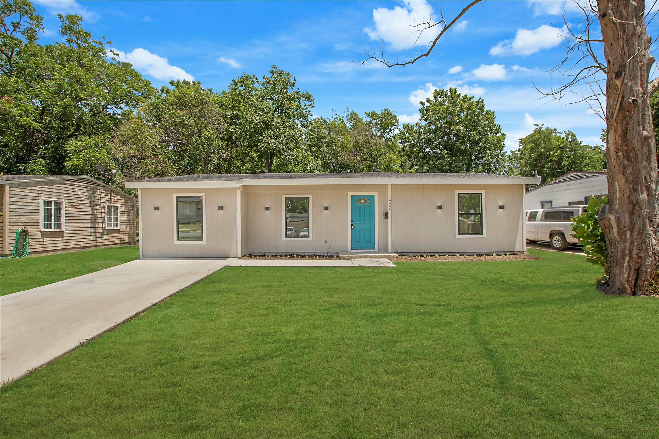 929 Highland Drive Grand Prairie TX 75051