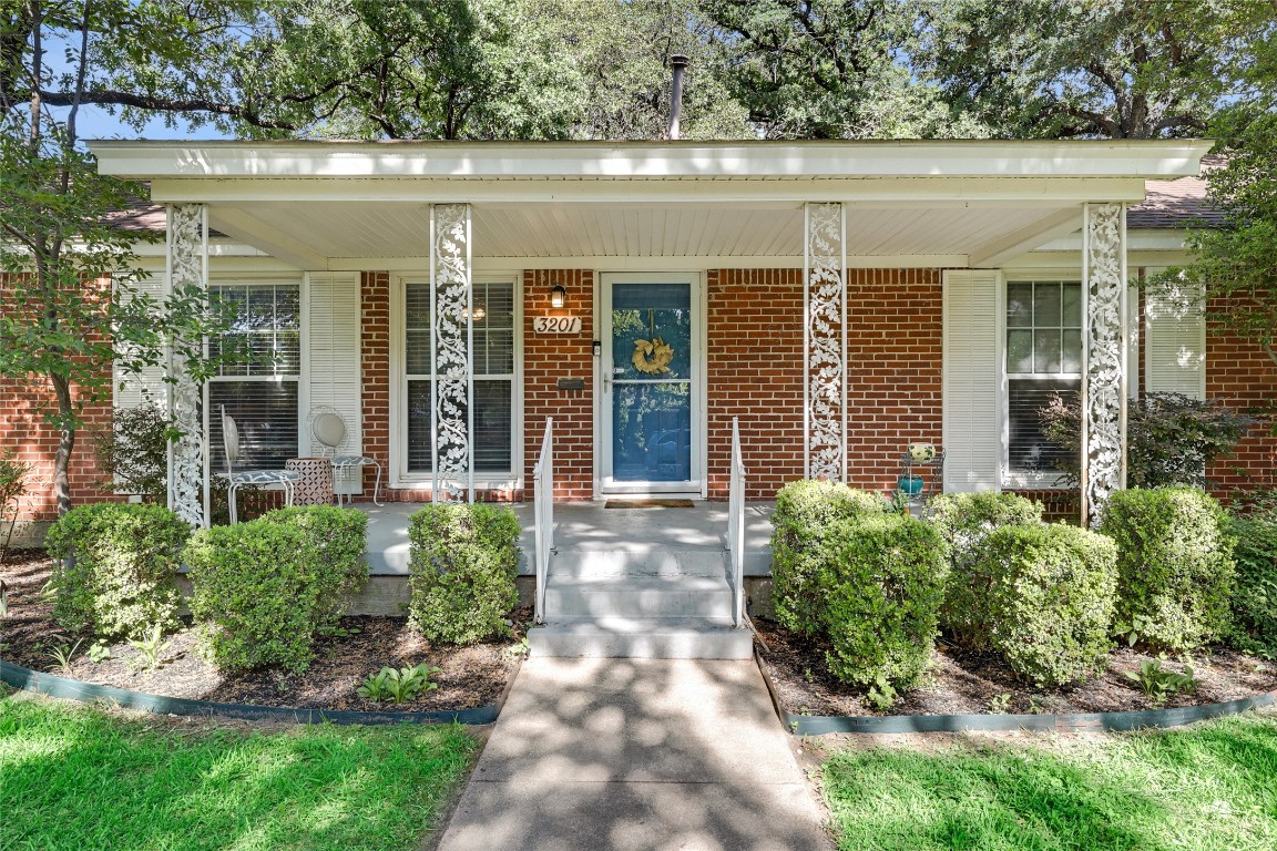 3201 Browning Court W Fort Worth TX 76111