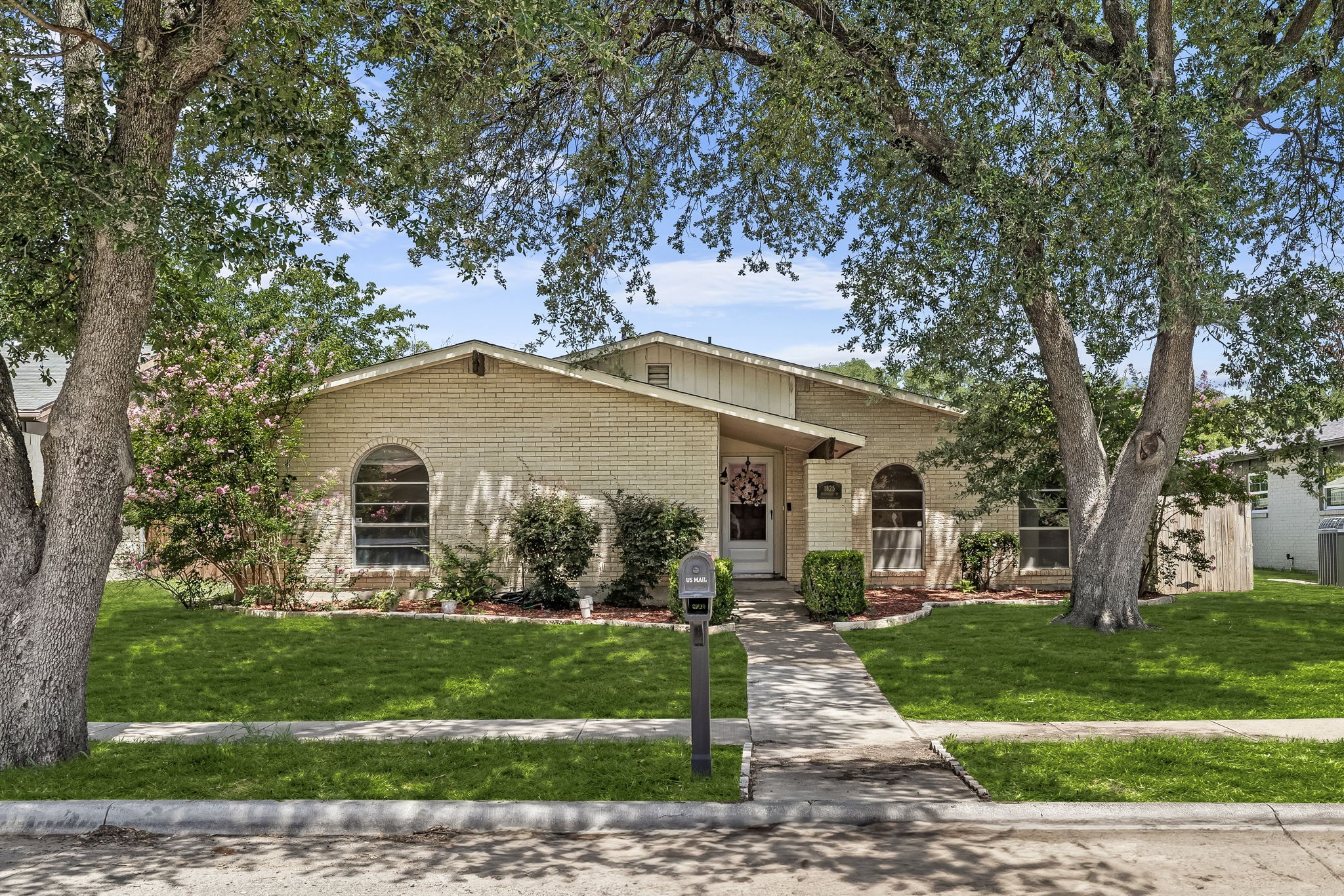 1825 Addington Drive Carrollton TX 75007