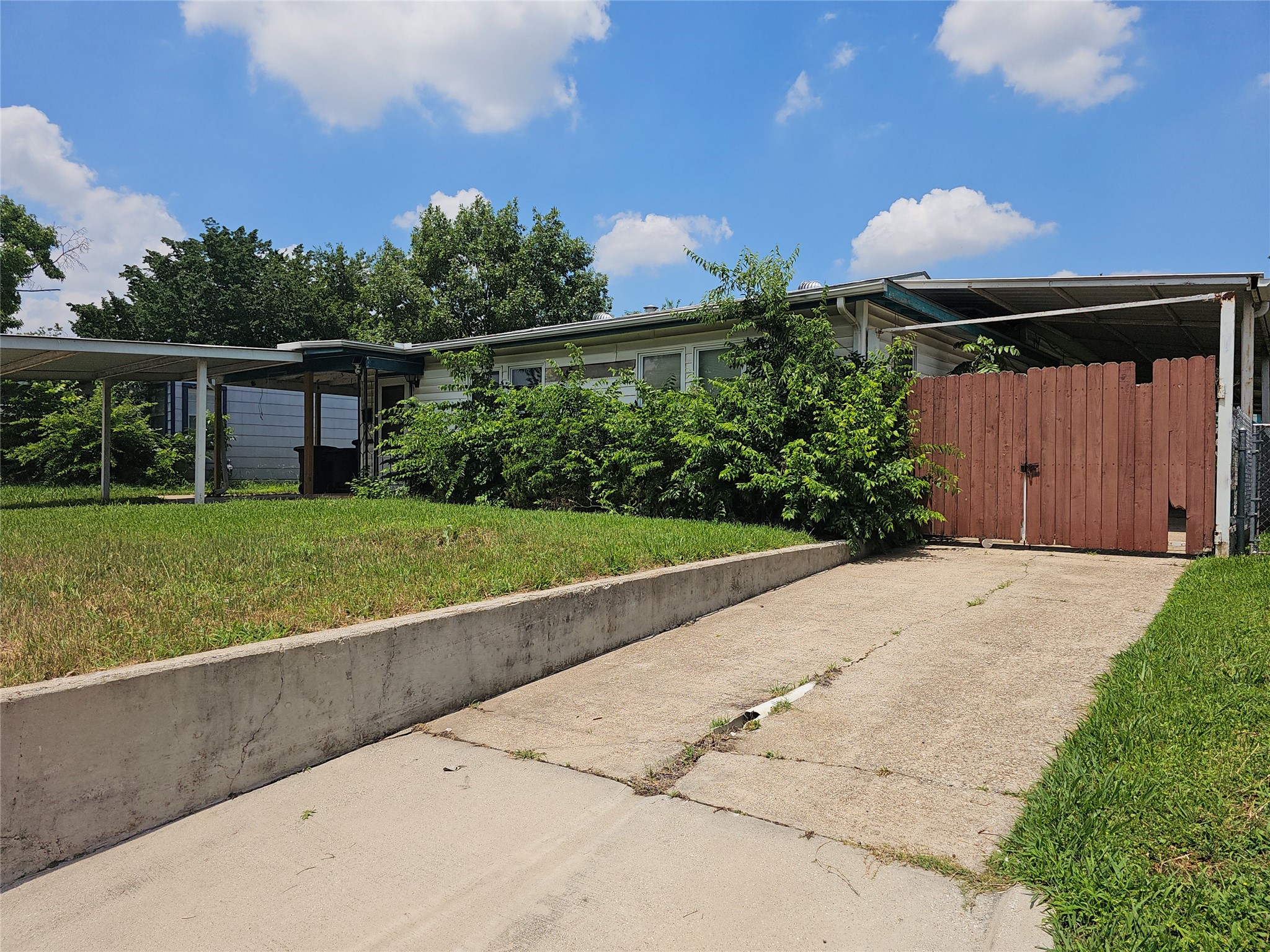 1420 Edney Street Fort Worth TX 76115