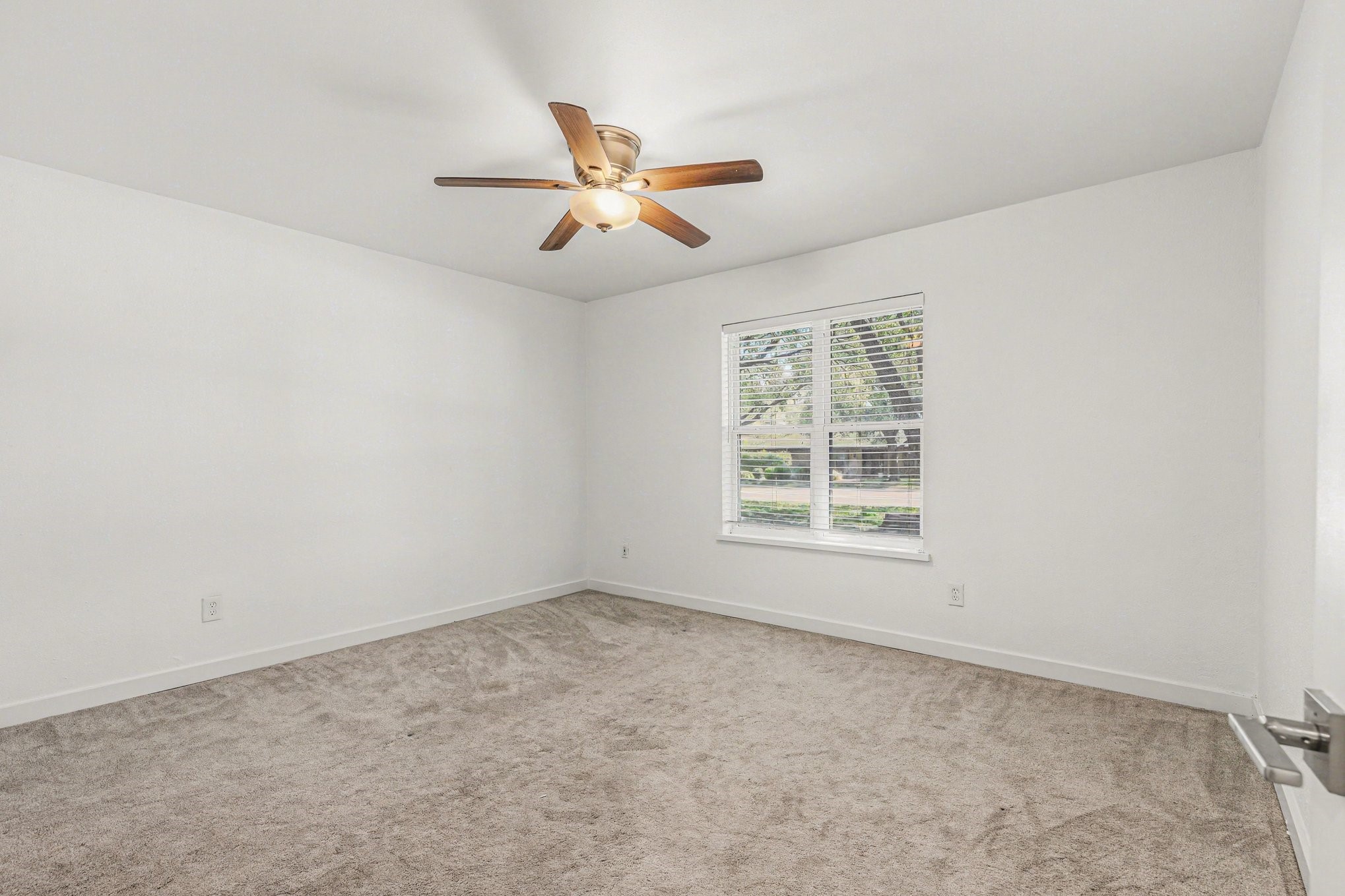 3127 Merrell Road Dallas TX 75229