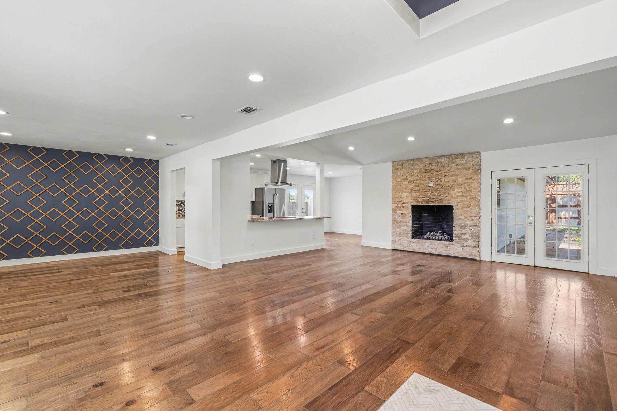 3127 Merrell Road Dallas TX 75229