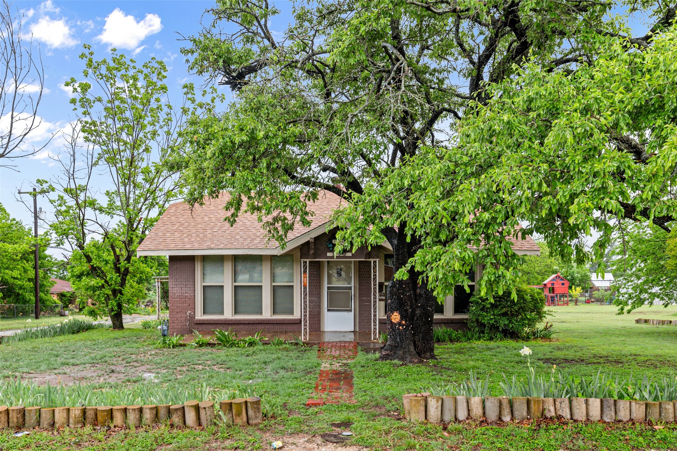 302 W Grogan Street Hamilton TX 76531