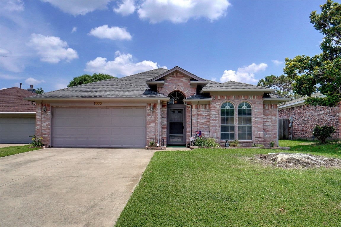 1005 Grand Central Parkway Saginaw TX 76131
