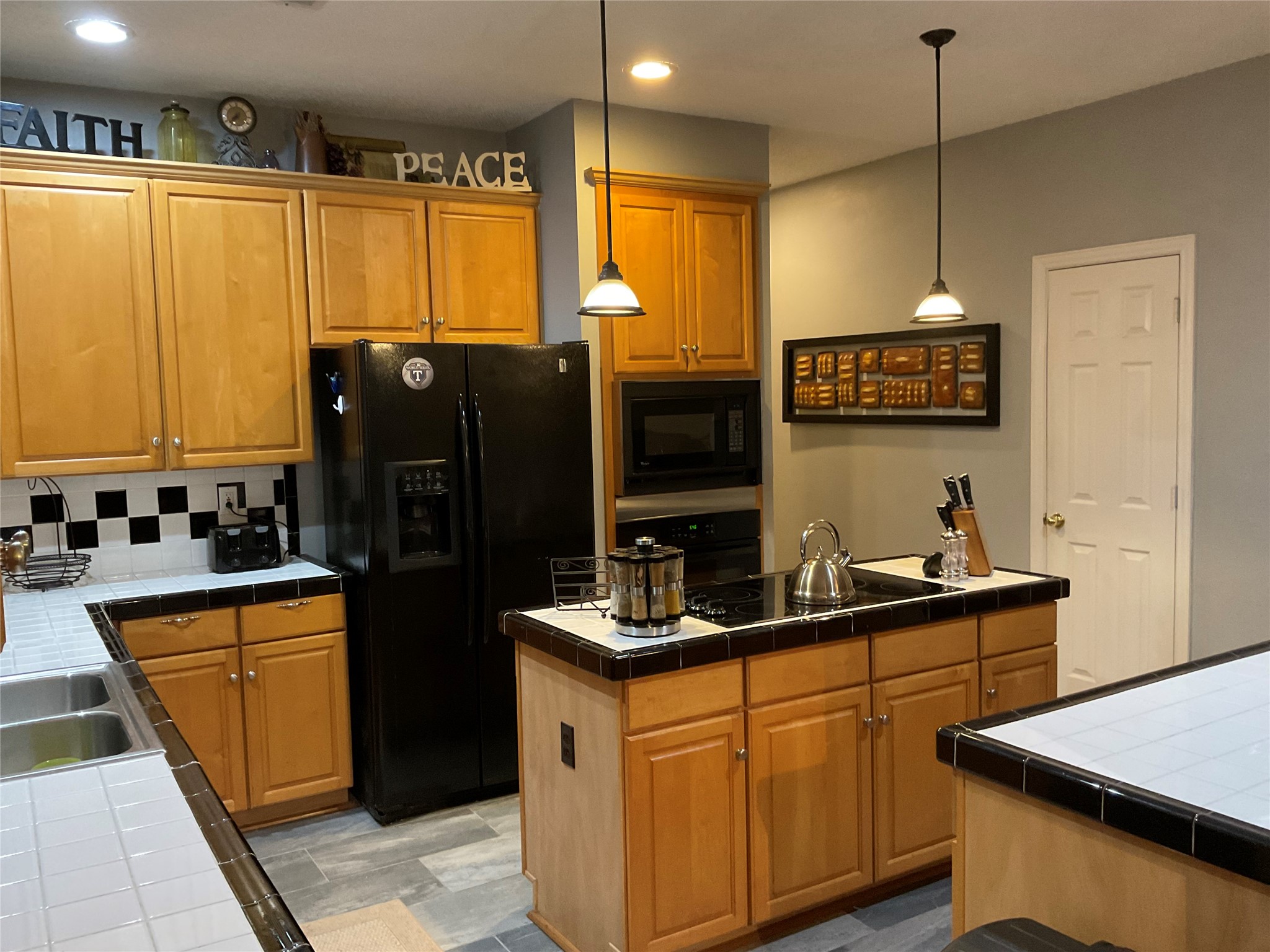 2102 Hunter Place Lane Arlington TX 76006