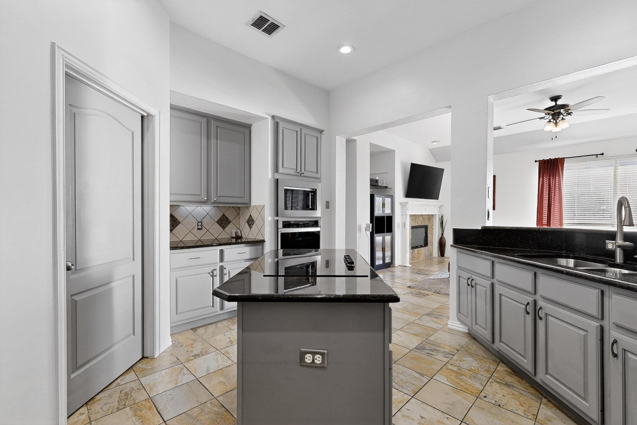 1808 Paddington Court Arlington TX 76017