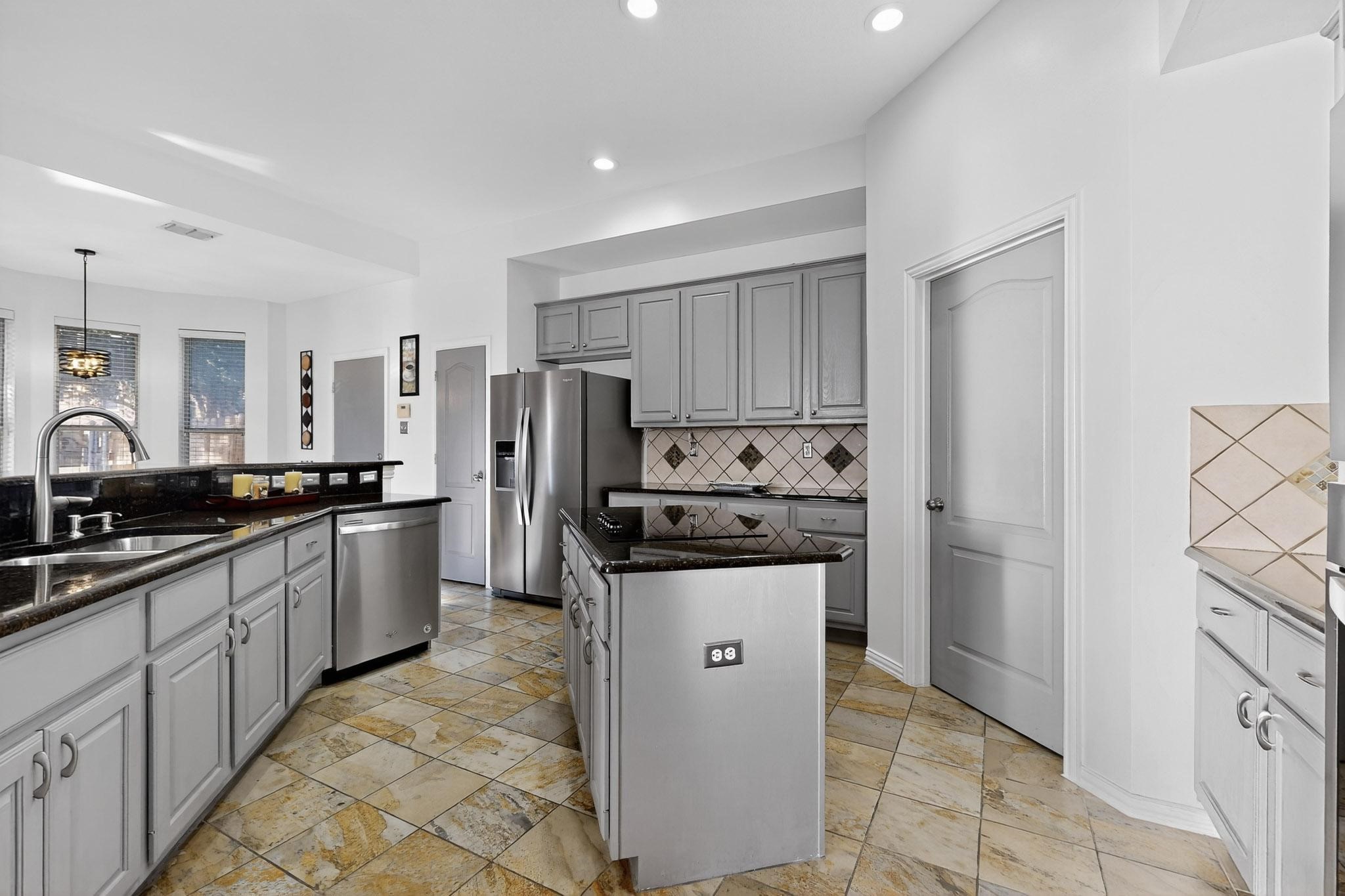 1808 Paddington Court Arlington TX 76017