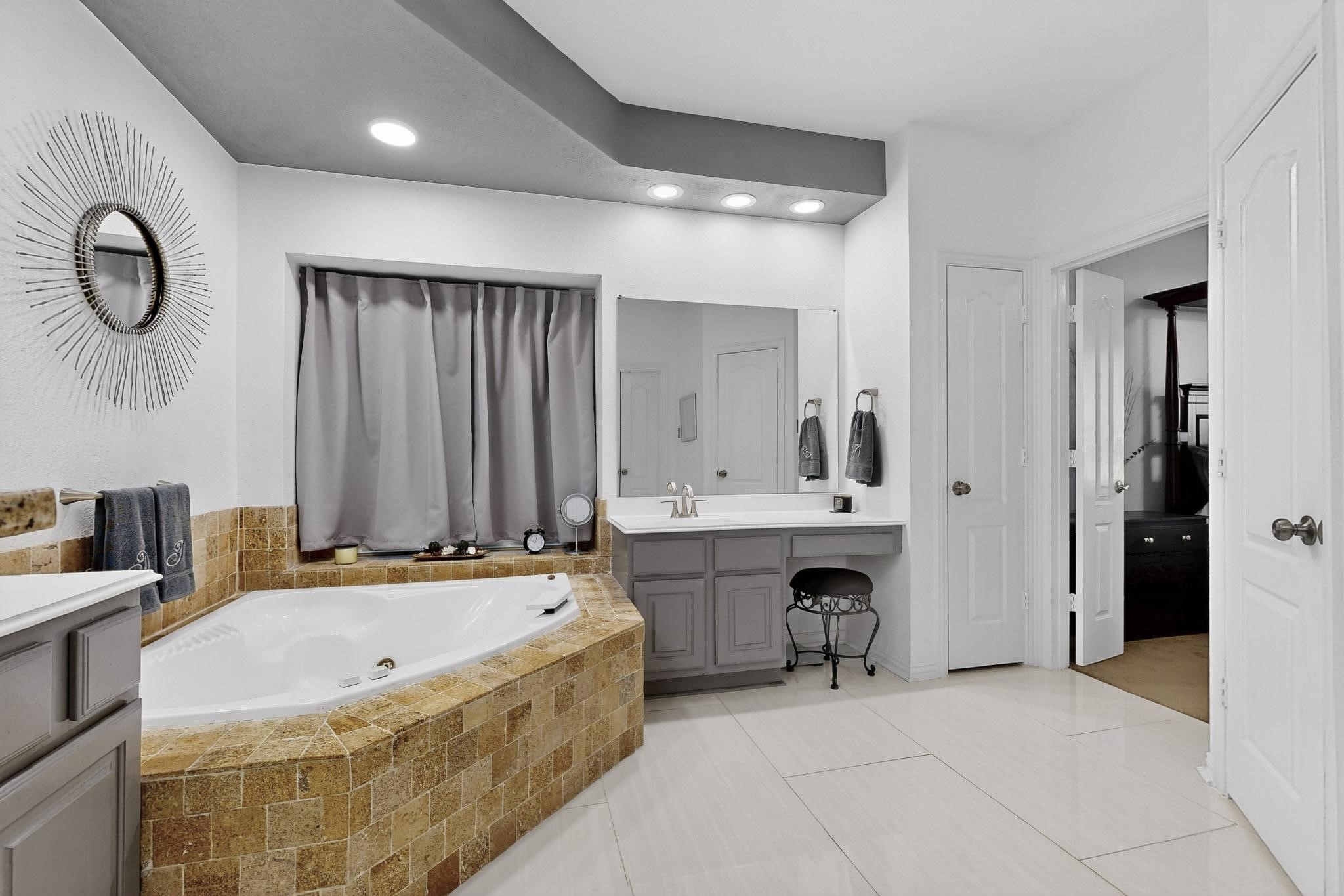 1808 Paddington Court Arlington TX 76017