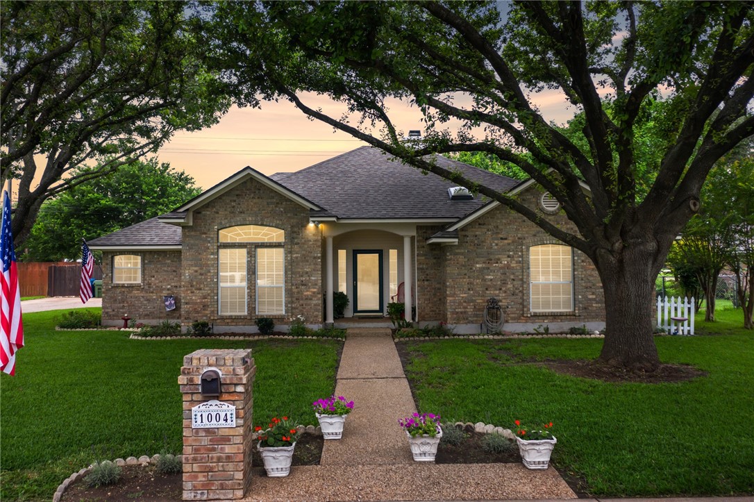 1004 Regina Drive Hewitt TX 76643