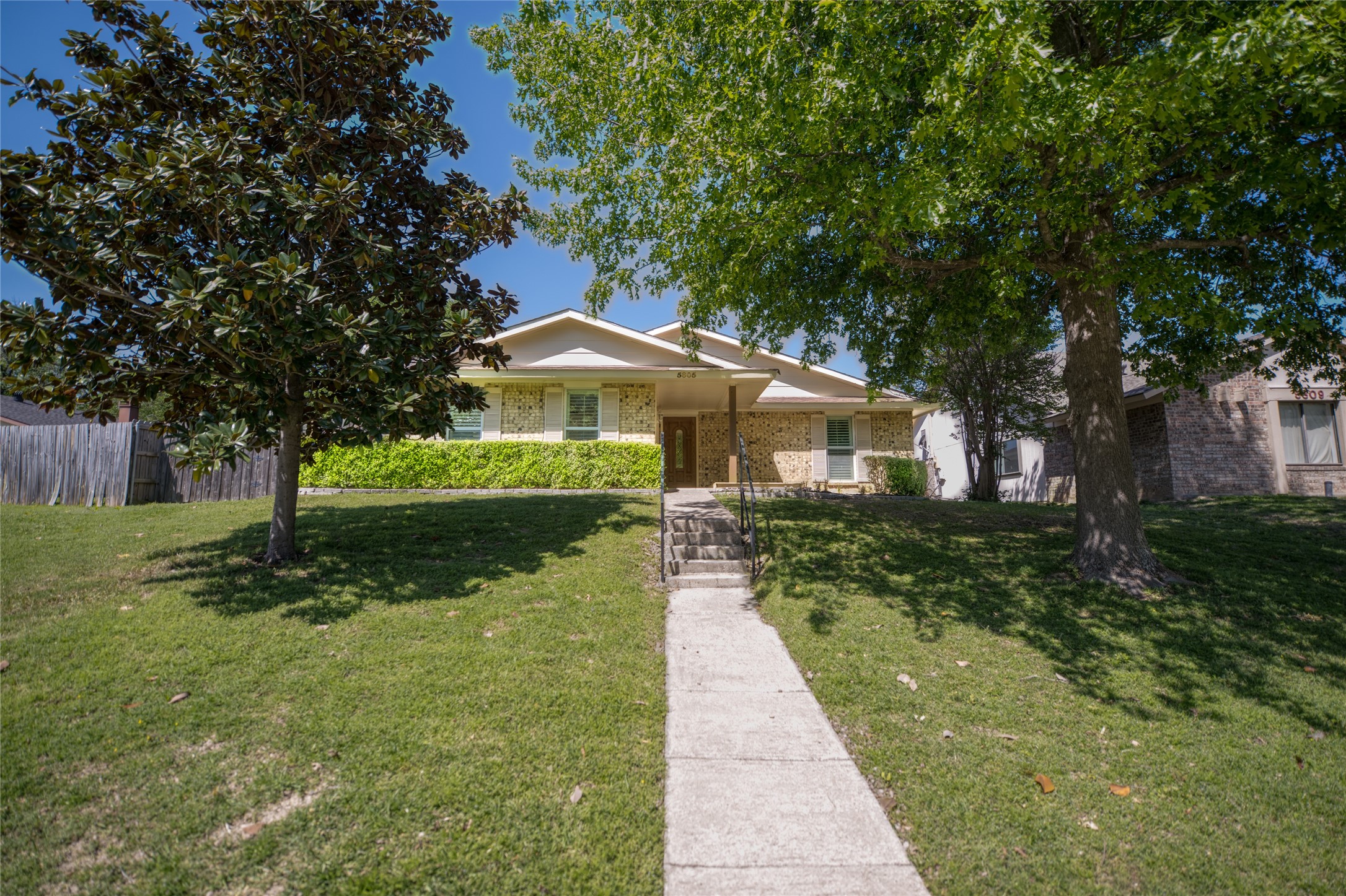 5805 Townshire Road Garland TX 75044