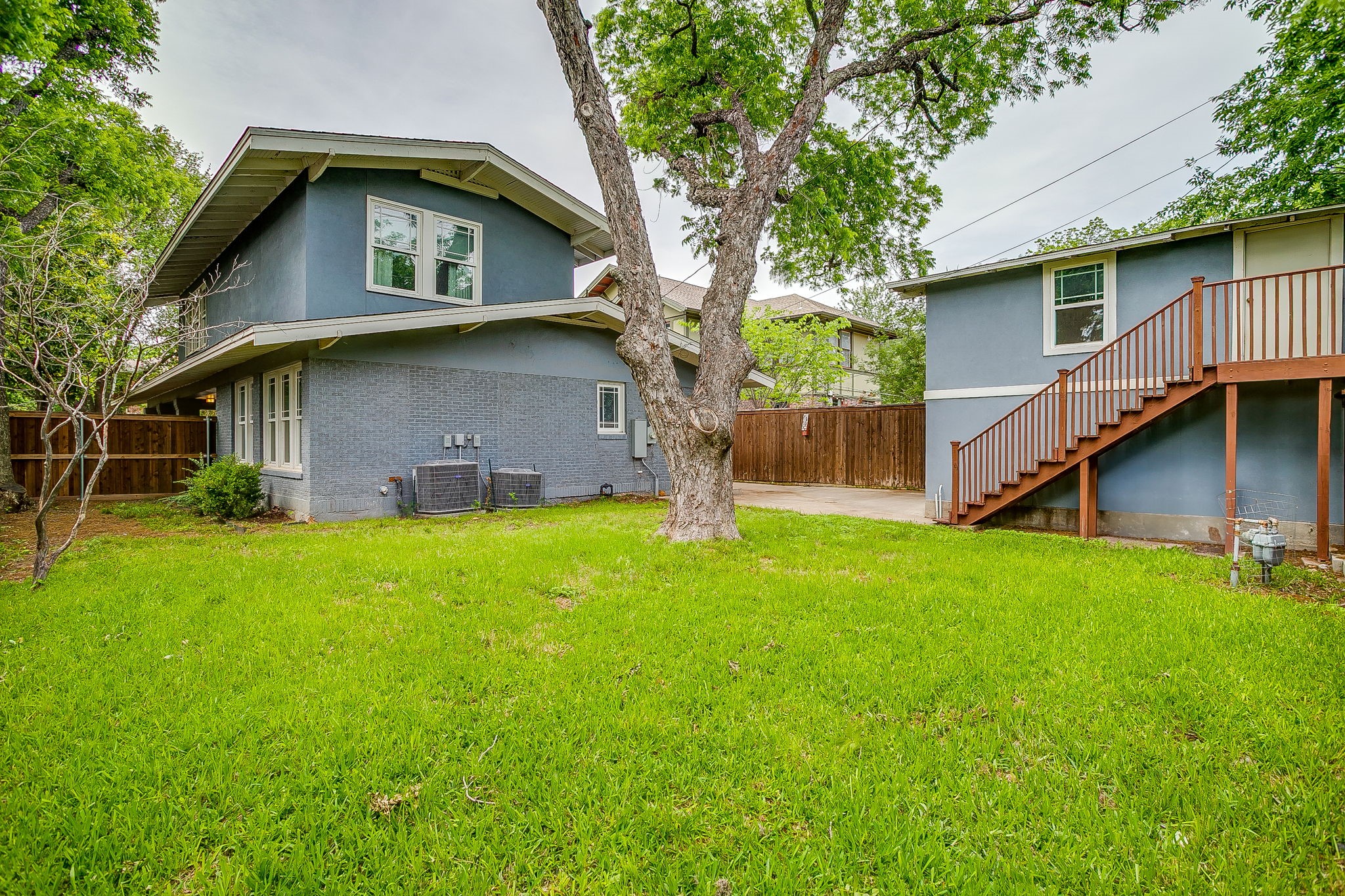 2208 Mistletoe Avenue Fort Worth TX 76110