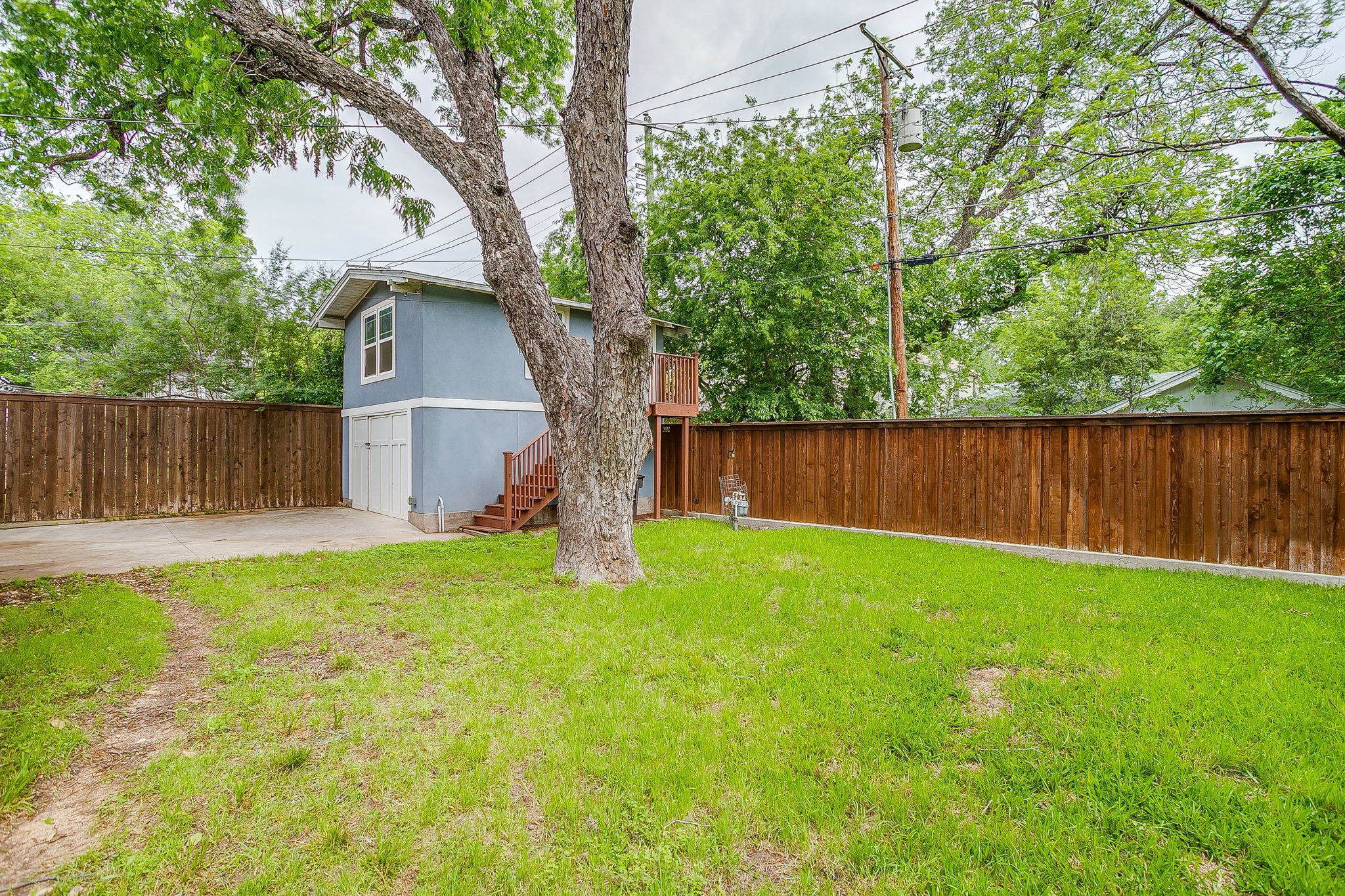 2208 Mistletoe Avenue Fort Worth TX 76110