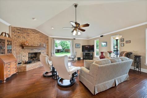 1600 Delaford Drive Carrollton TX 75007