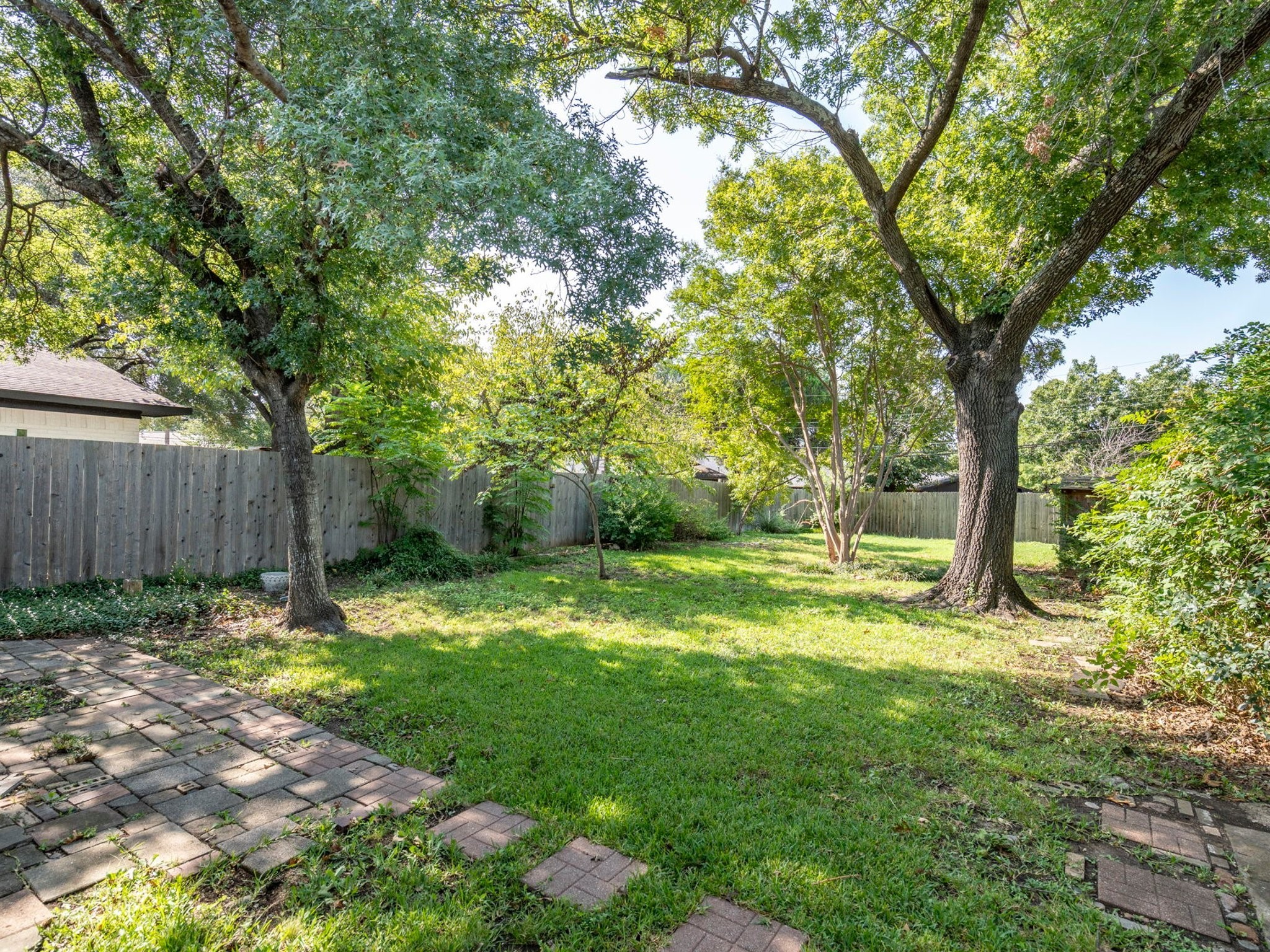 11240 Mccree Road Dallas TX 75238