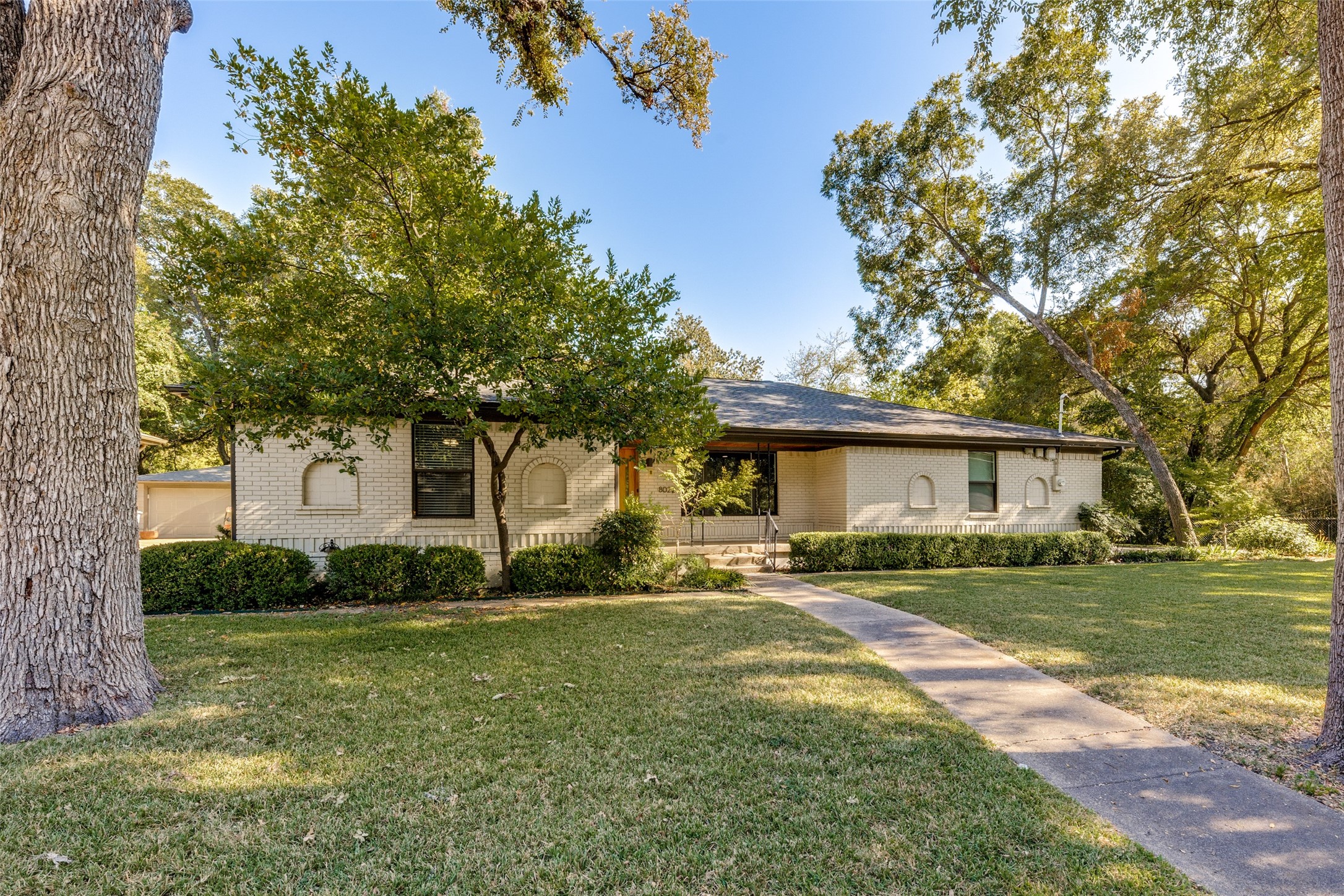 8022 Claremont Drive Dallas TX 75228
