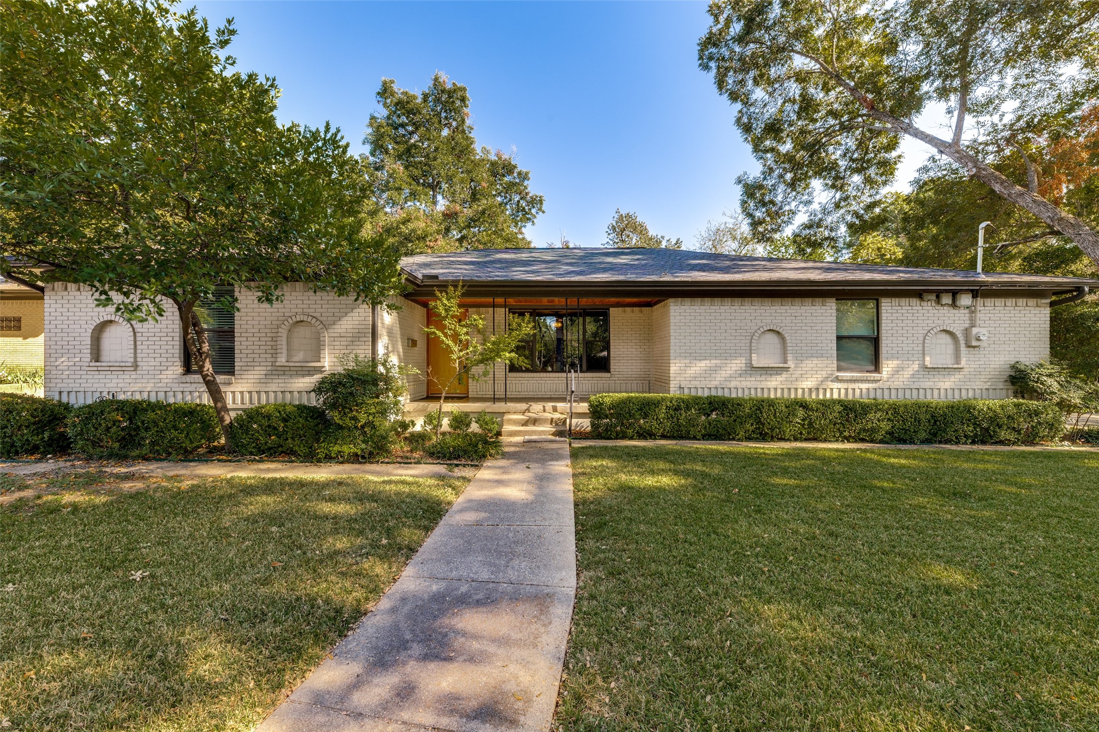 8022 Claremont Drive Dallas TX 75228