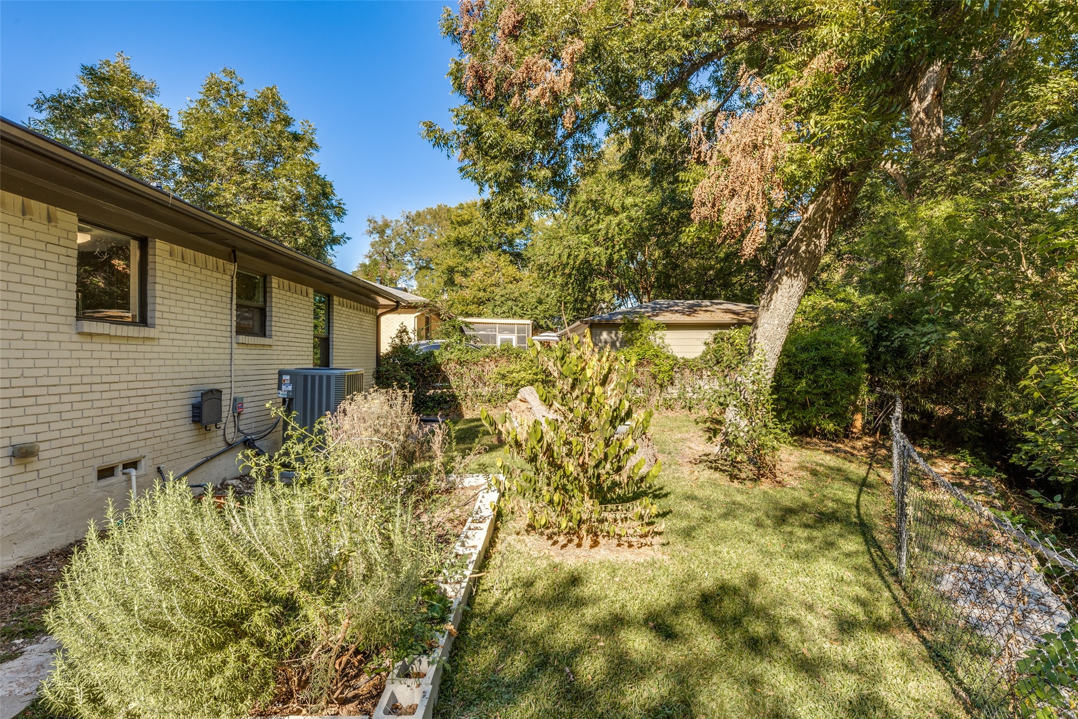 8022 Claremont Drive Dallas TX 75228