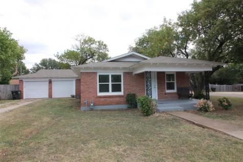 1127 Country Club Road Cleburne TX 76033