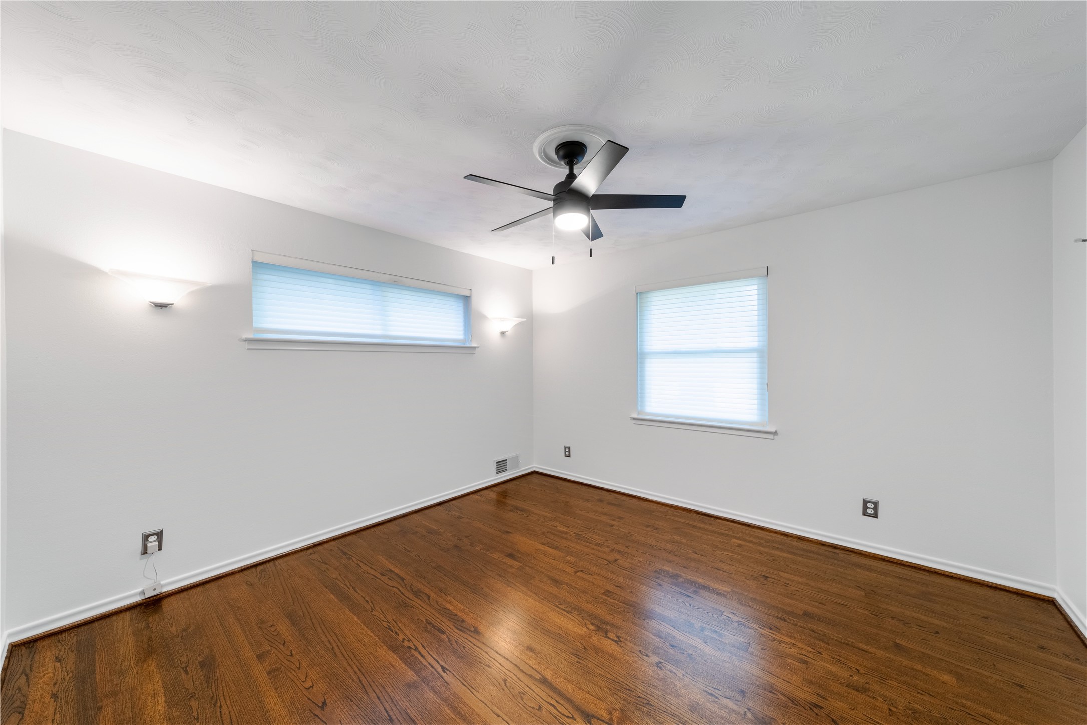 8435 Suncrest Drive Dallas TX 75228