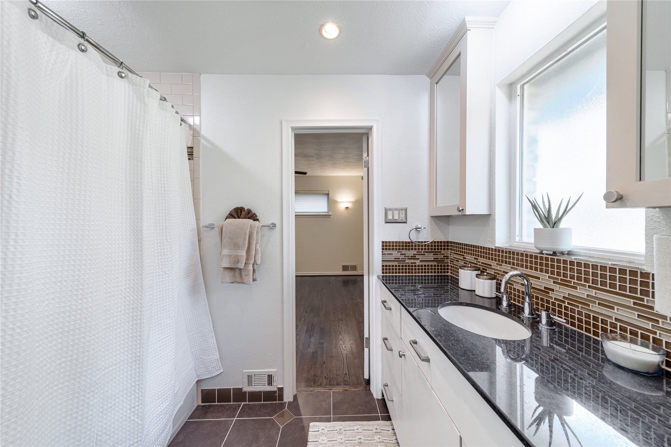 8435 Suncrest Drive Dallas TX 75228